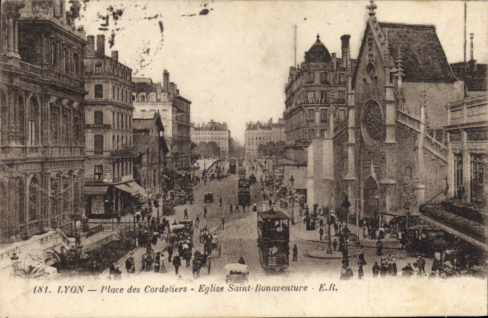 CPA Lyon Place Des Cordeliers Eglise Saint Bonaventure