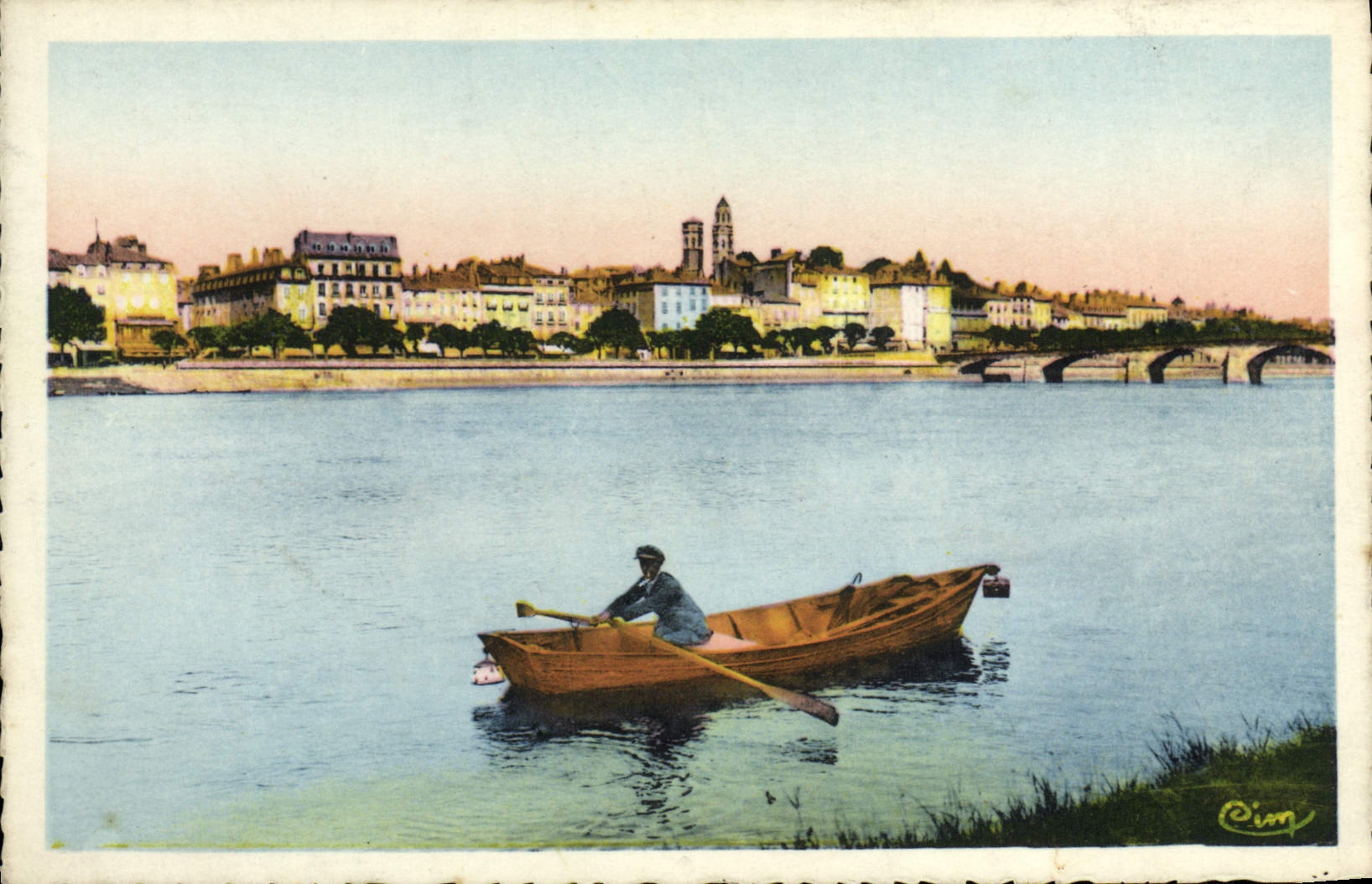 VINTAGE POSTCARD Mason the Saone View And the Bell-tower Of the Old Vincent Saint