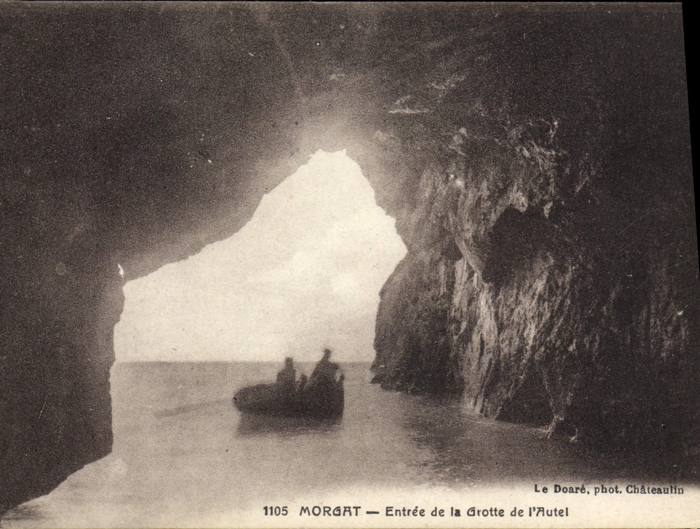 VINTAGE POSTCARD Morgat Entered Of the Cave De I' Autel