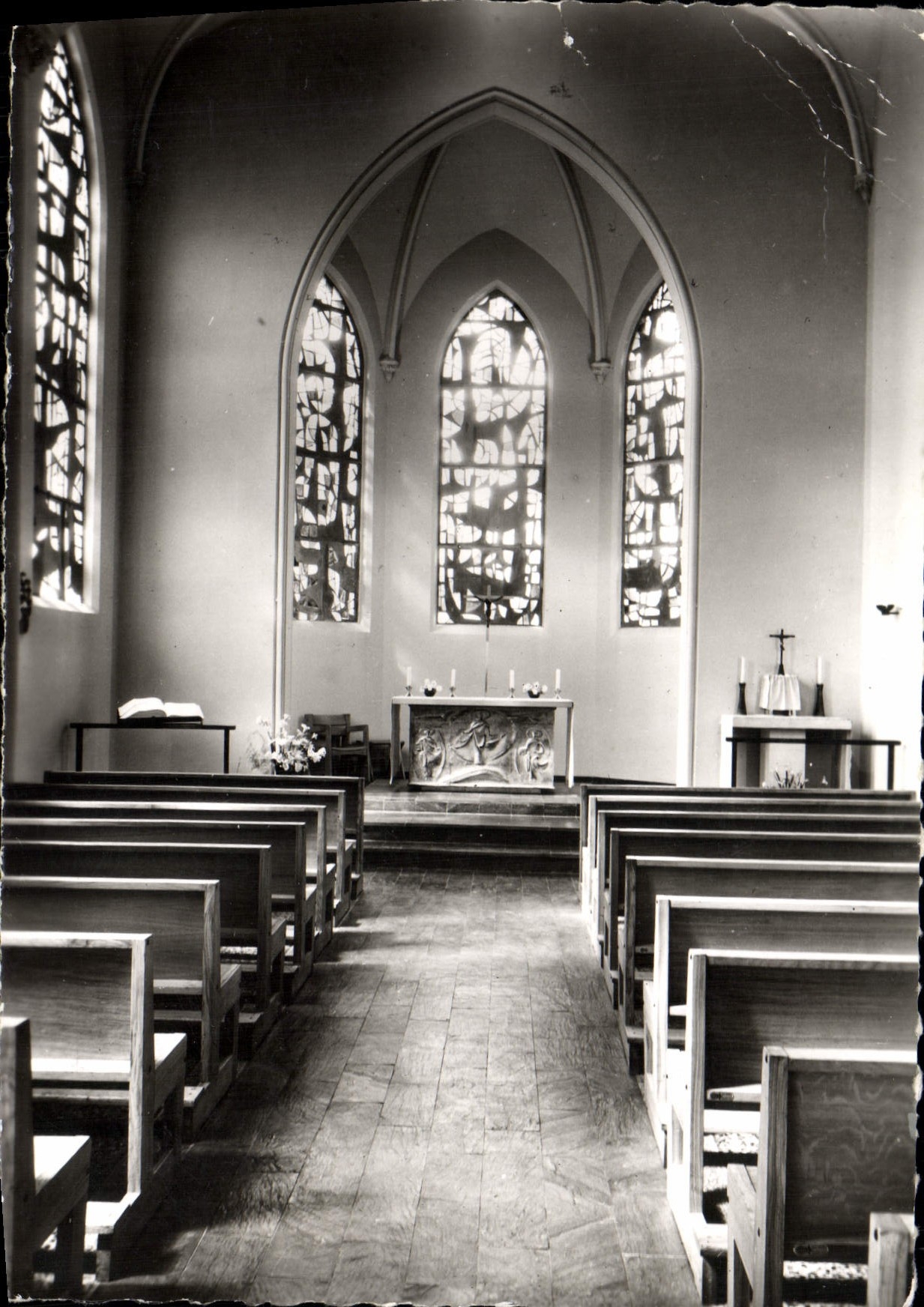 CPM Mouvaux Notre Dame Du Haumont L'Autel