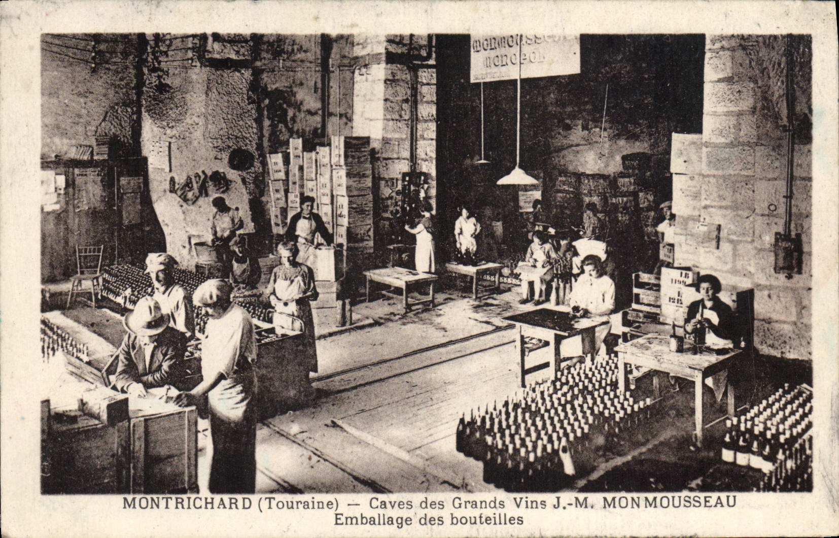 VINTAGE POSTCARD Montrichard Coffees of the high-class wines Monmousseau Packing of the bottles