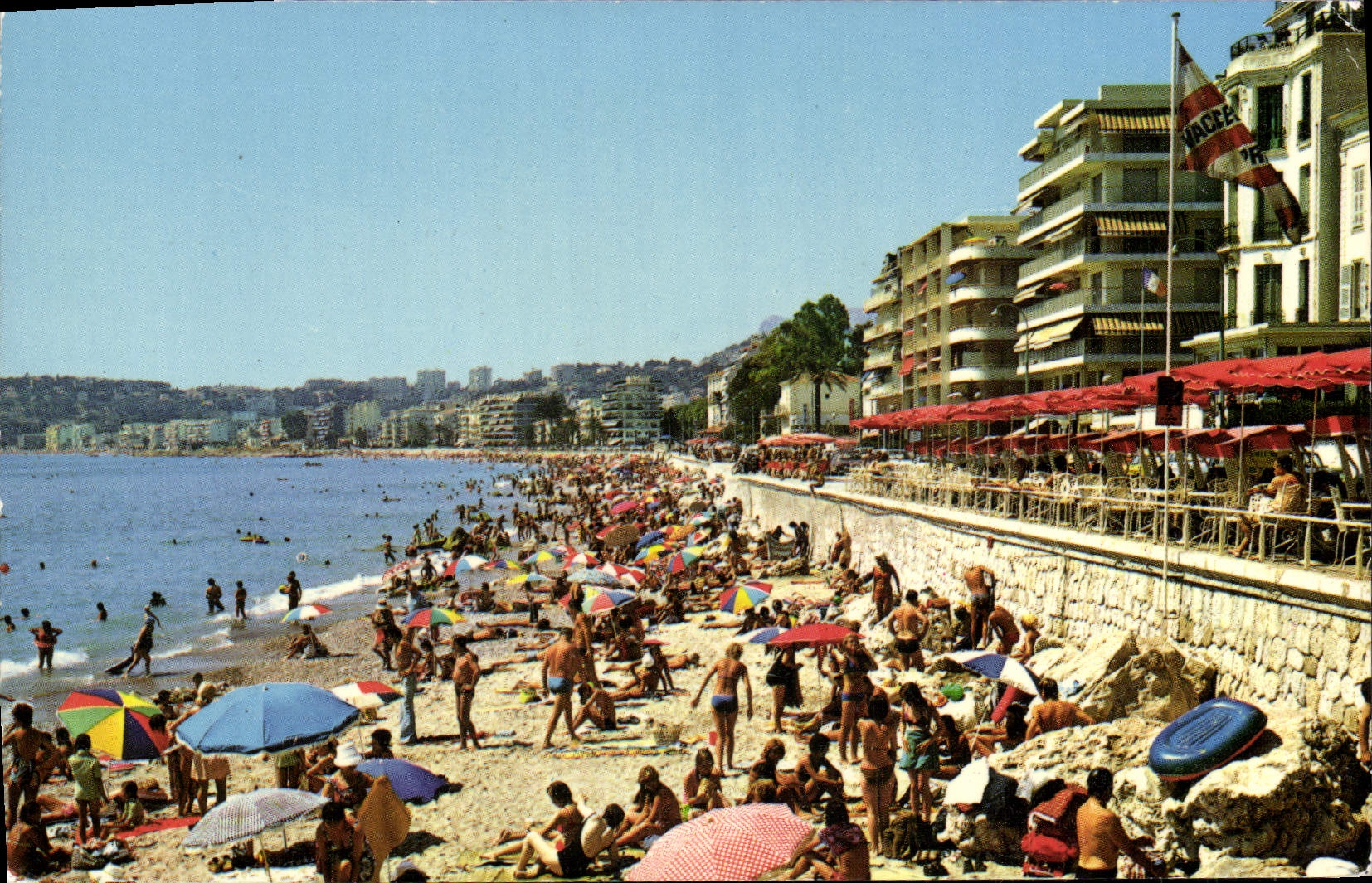POSTAL MODERNA Menton la playa cerca del casino