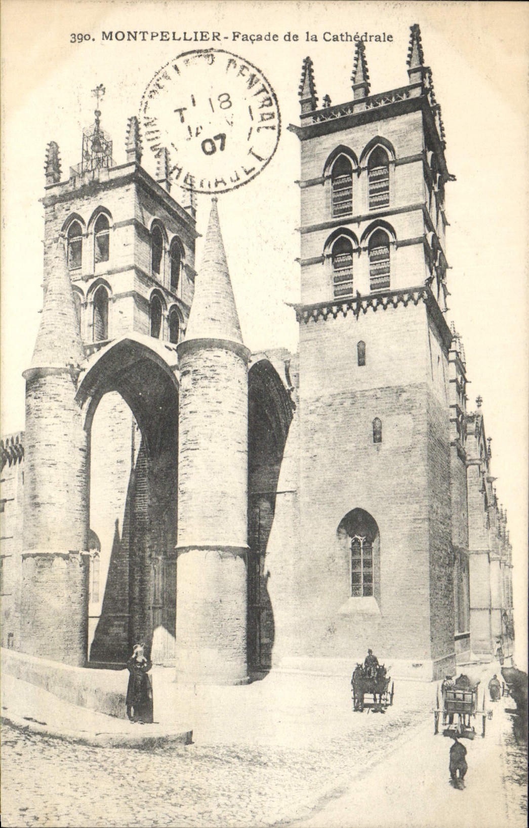 Ataque frontal de Montpellier de la POSTAL de la VENDIMIA de la catedral