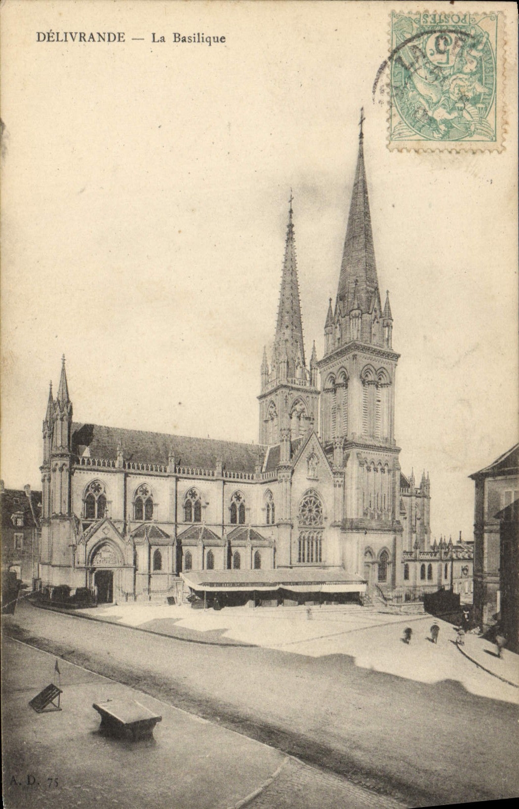VINTAGE POSTCARD Delivrande the Basilica