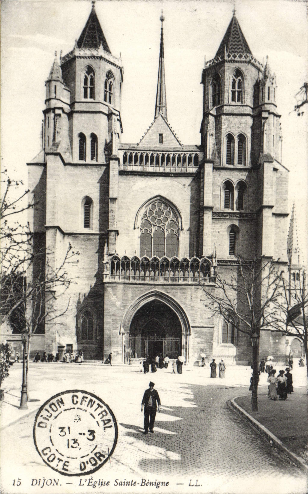 CPA Dijon L'Eglise Saint Benigne