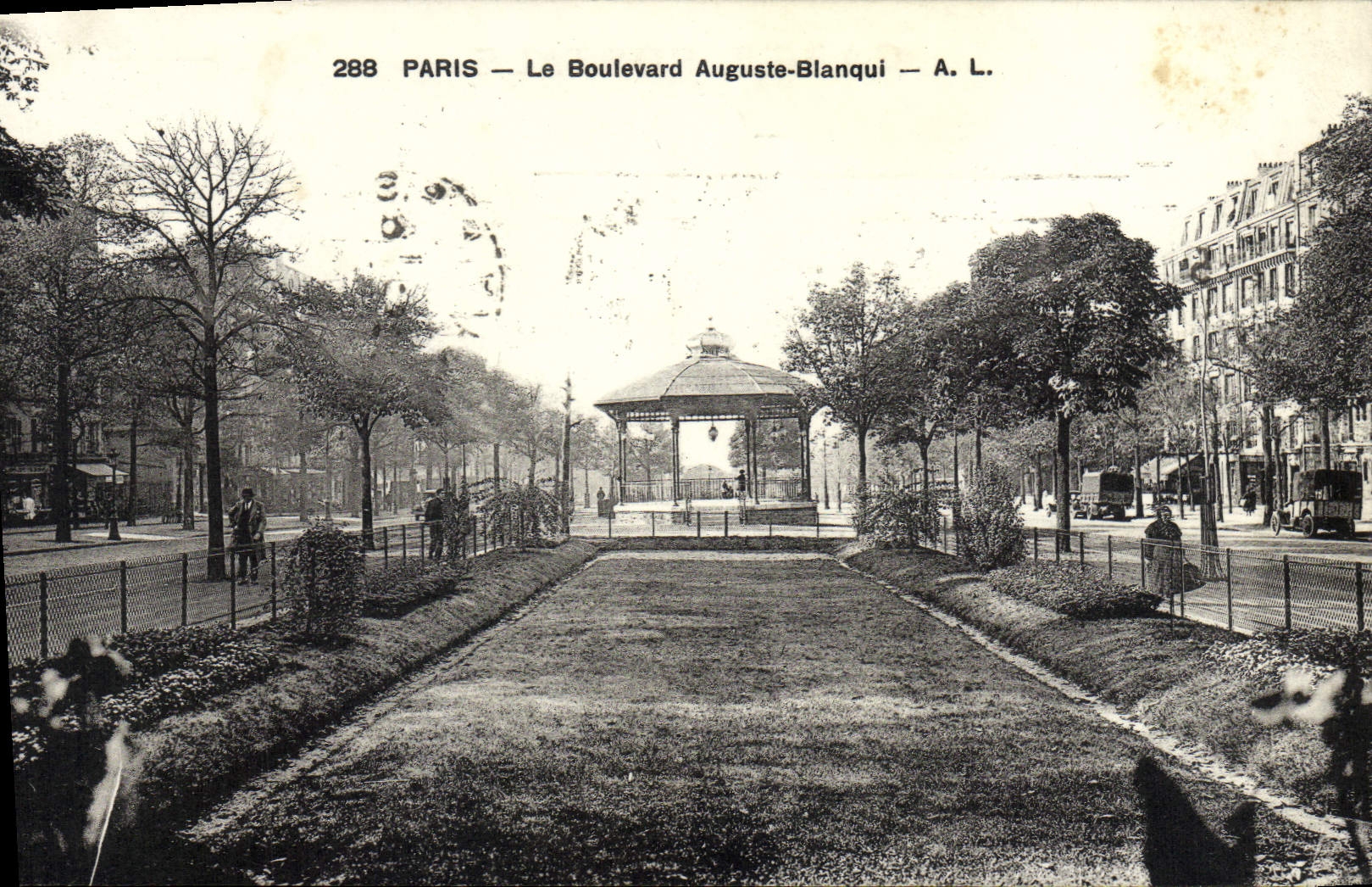 CPA Paris Le Boulevard Auguste Blanqui