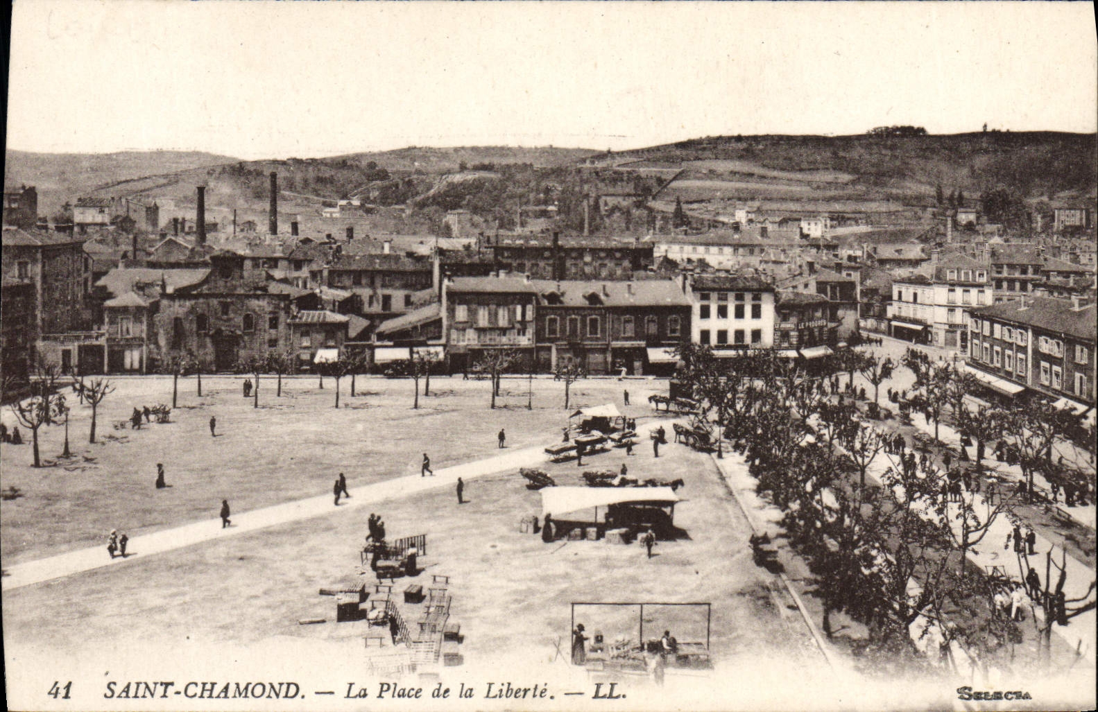 CPA Saint Chamond La Place De La Liberte