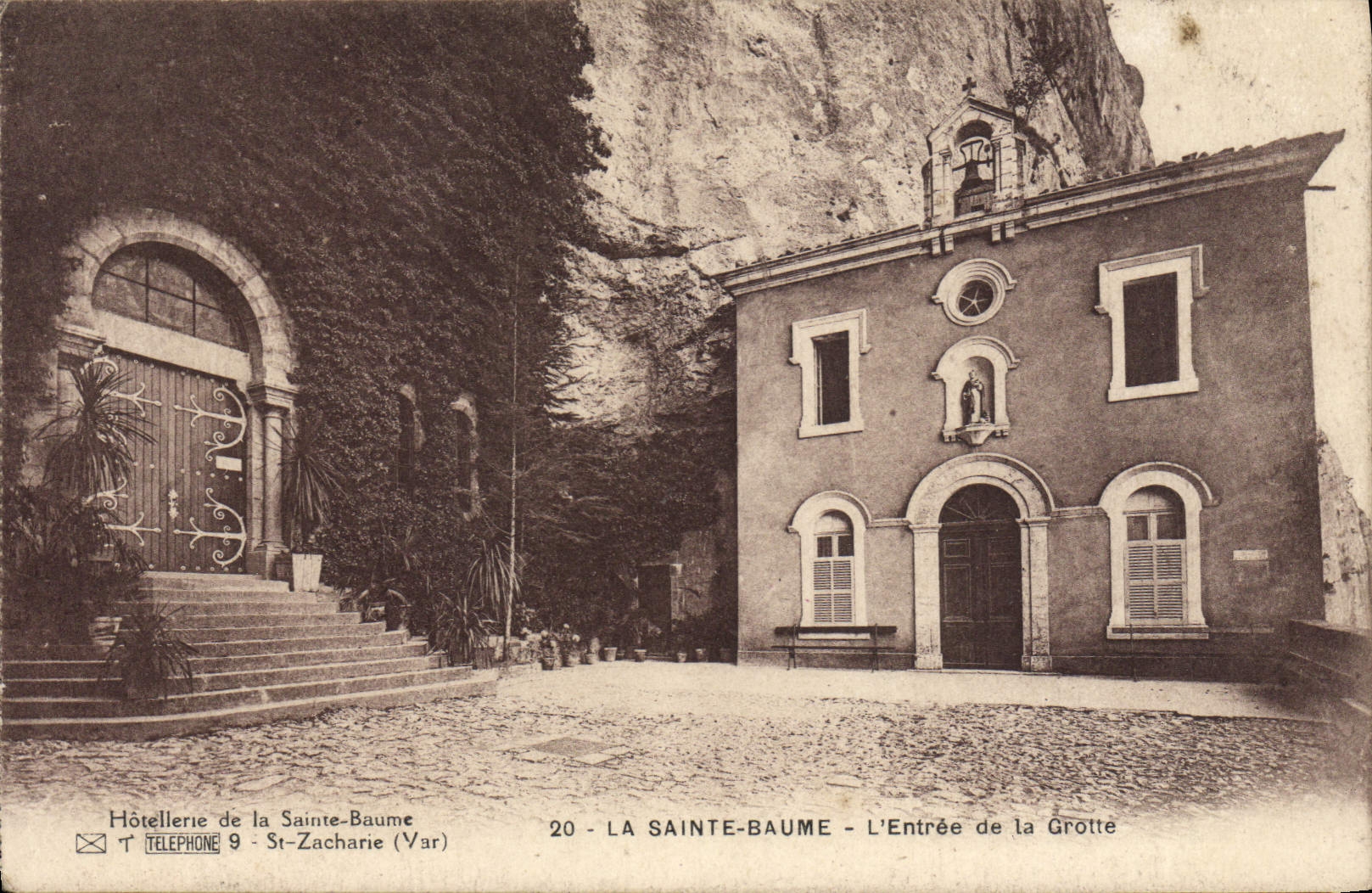 CPA La Sainte Baume L'Entree De La Grotte