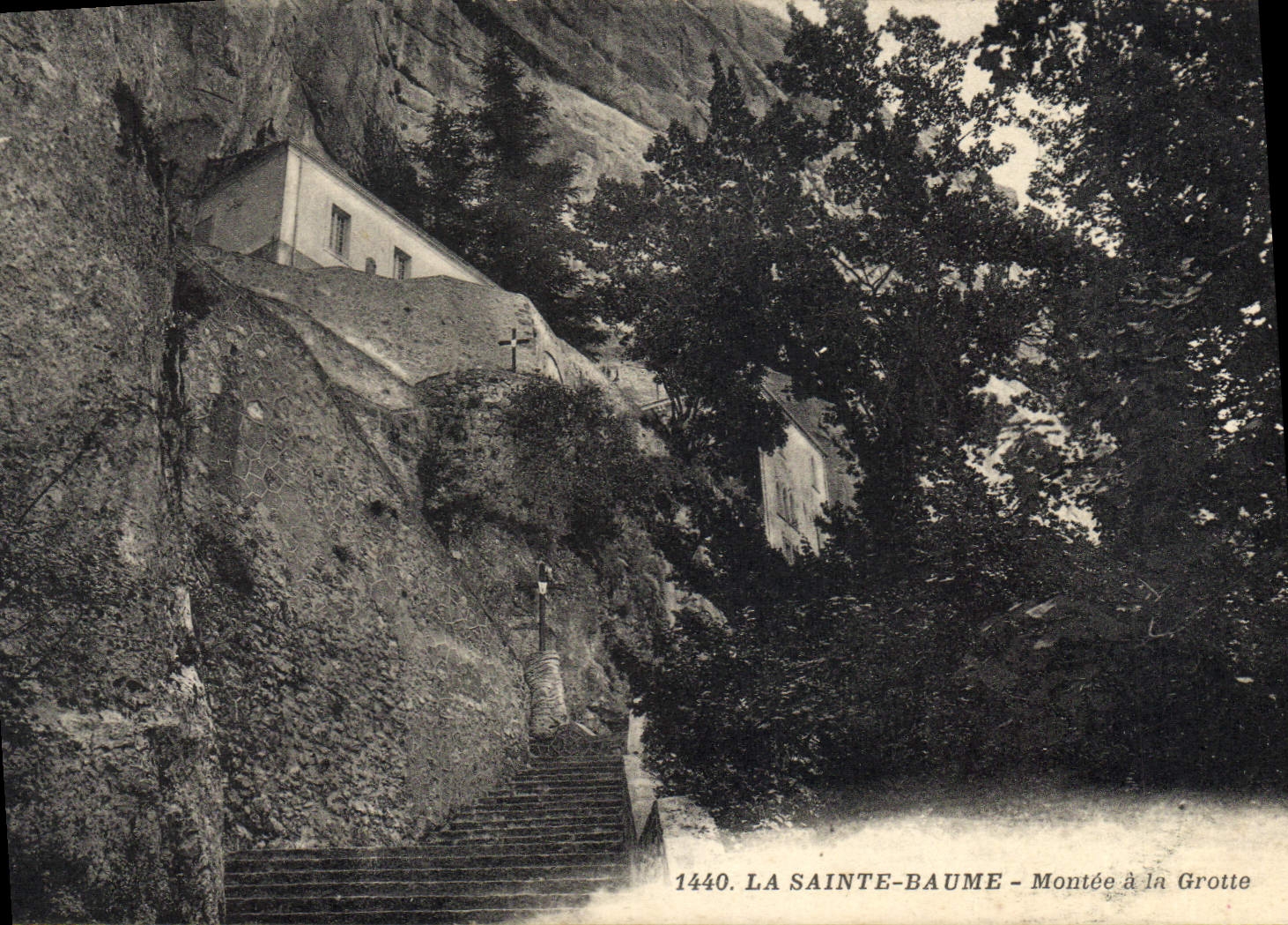 CPA La Sainte Baume Montee A La Grotte