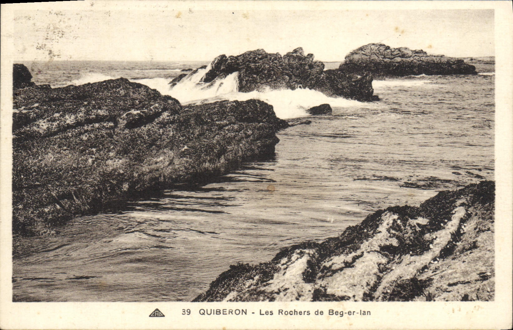 VINTAGE POSTCARD Quiberon the Rocks De Beg er Lan Daguin Beaches Caves