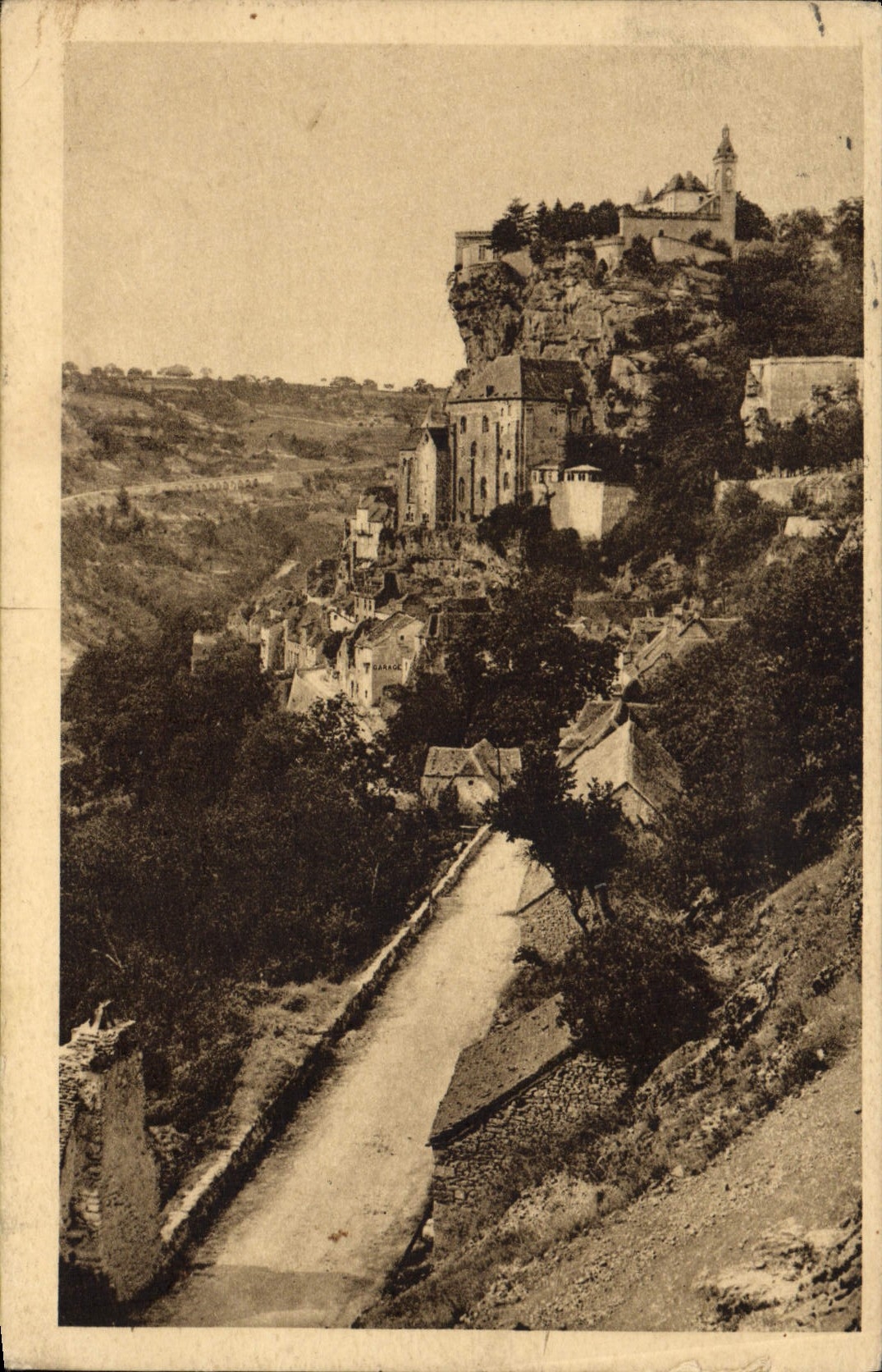 CPA Le Lot Illustre Rocamadour Cachet DAguin Vic sur Cere