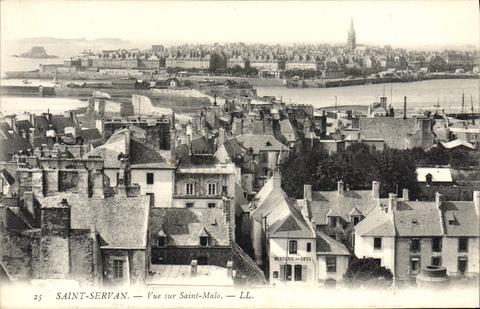 VINTAGE POSTCARD Holy Servan Seen On Malo Saint