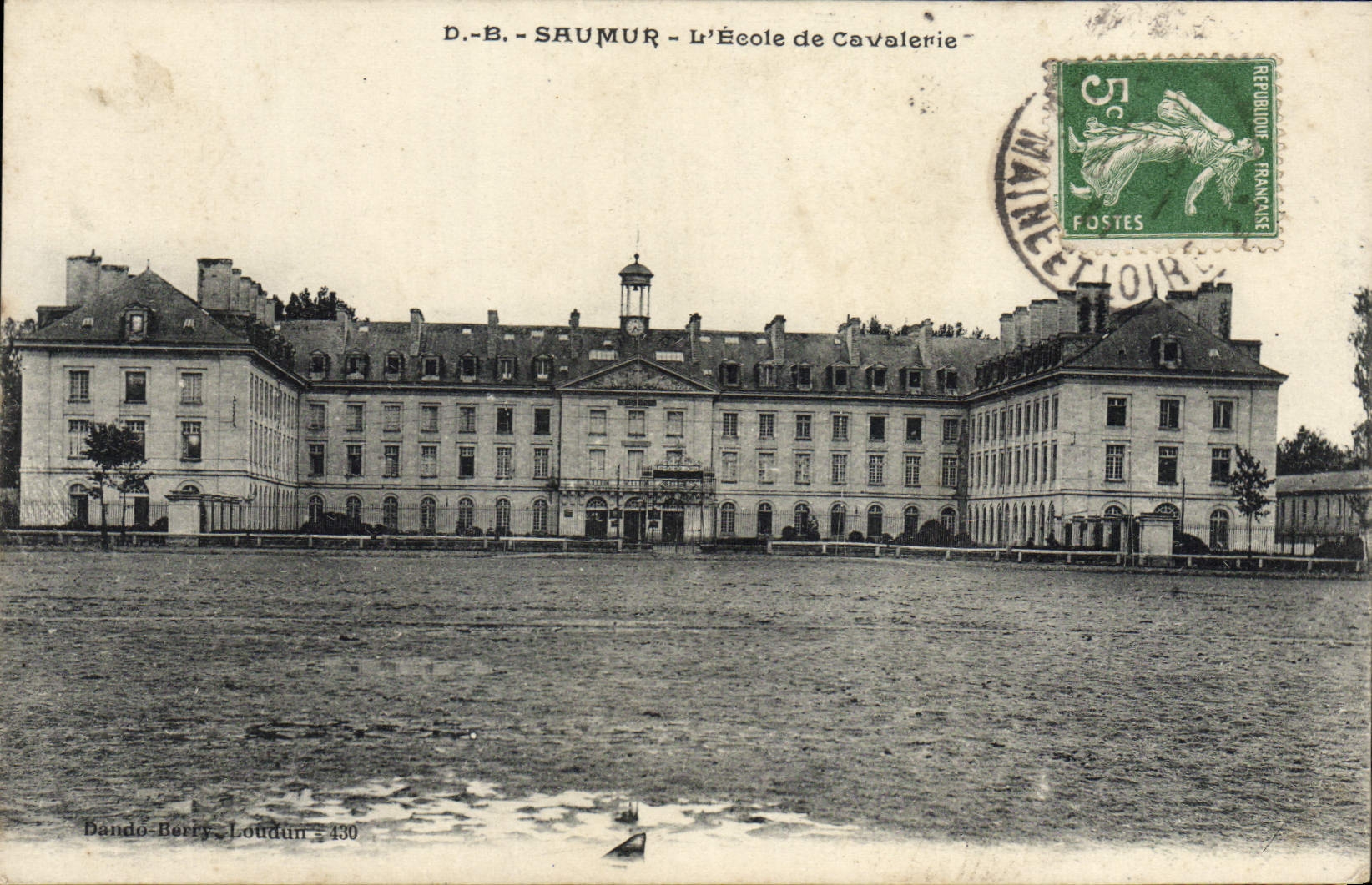 CPA Saumur L'Ecole De Cavalerie Cheval Hippsime Militaria 
