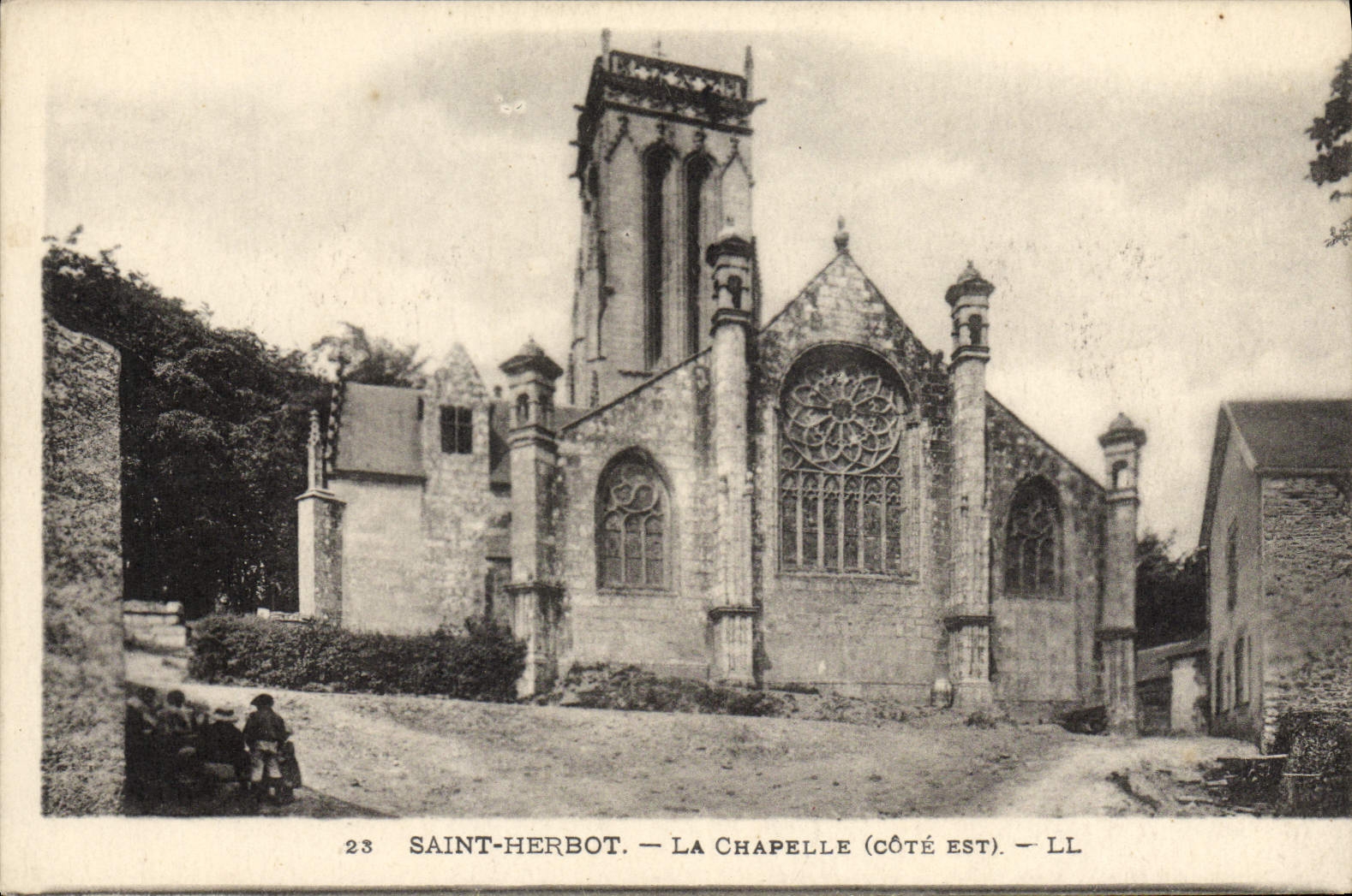 VINTAGE POSTCARD Holy Herbot La Chapelle