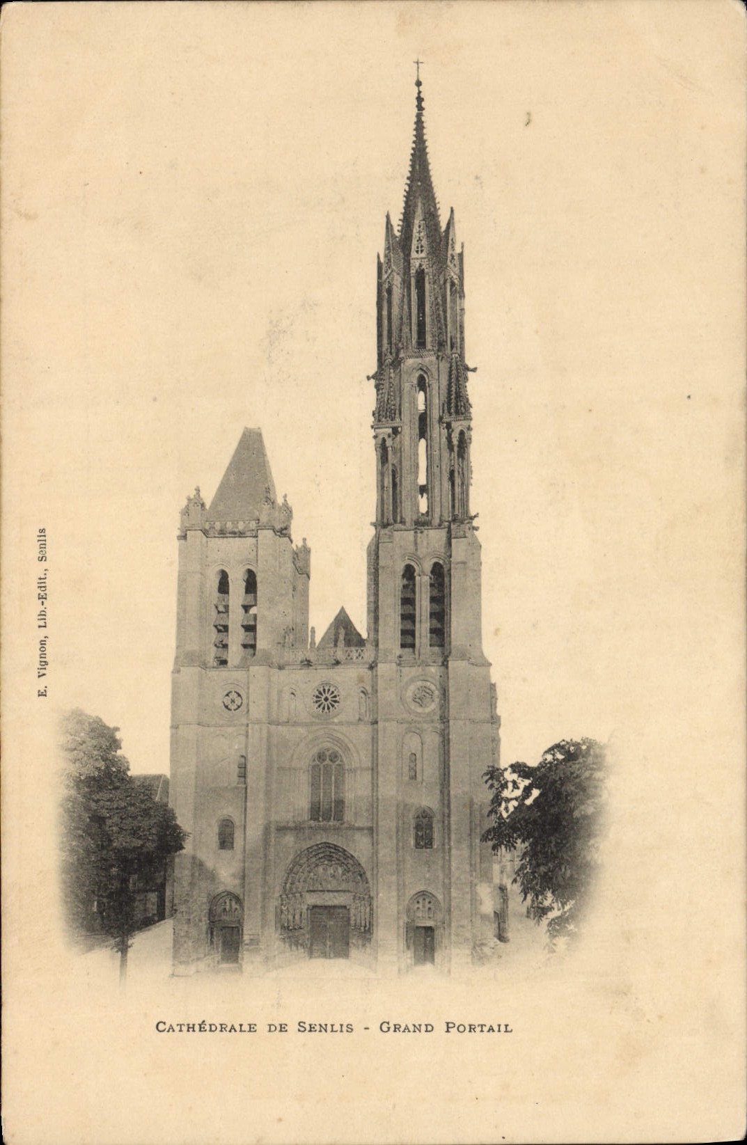 CPA Cathedrale De Senlis Grand Portail
