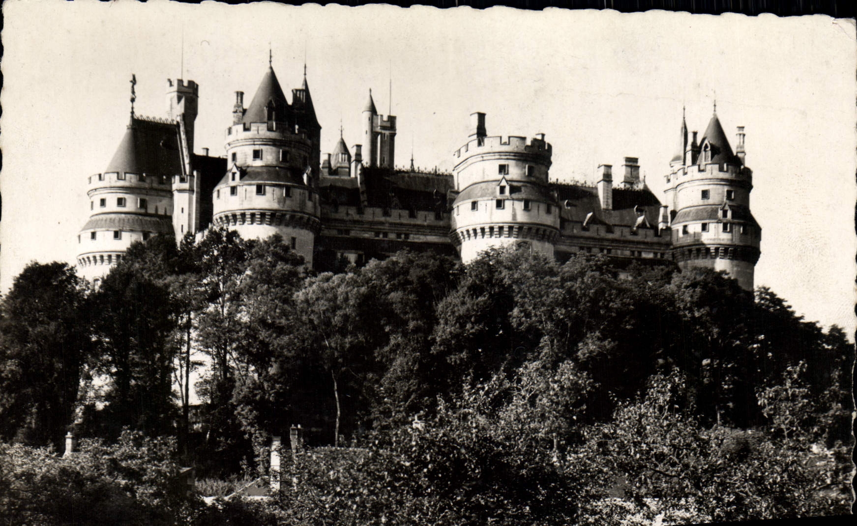 MODERN CARD Pierrefonds the Castle East coast