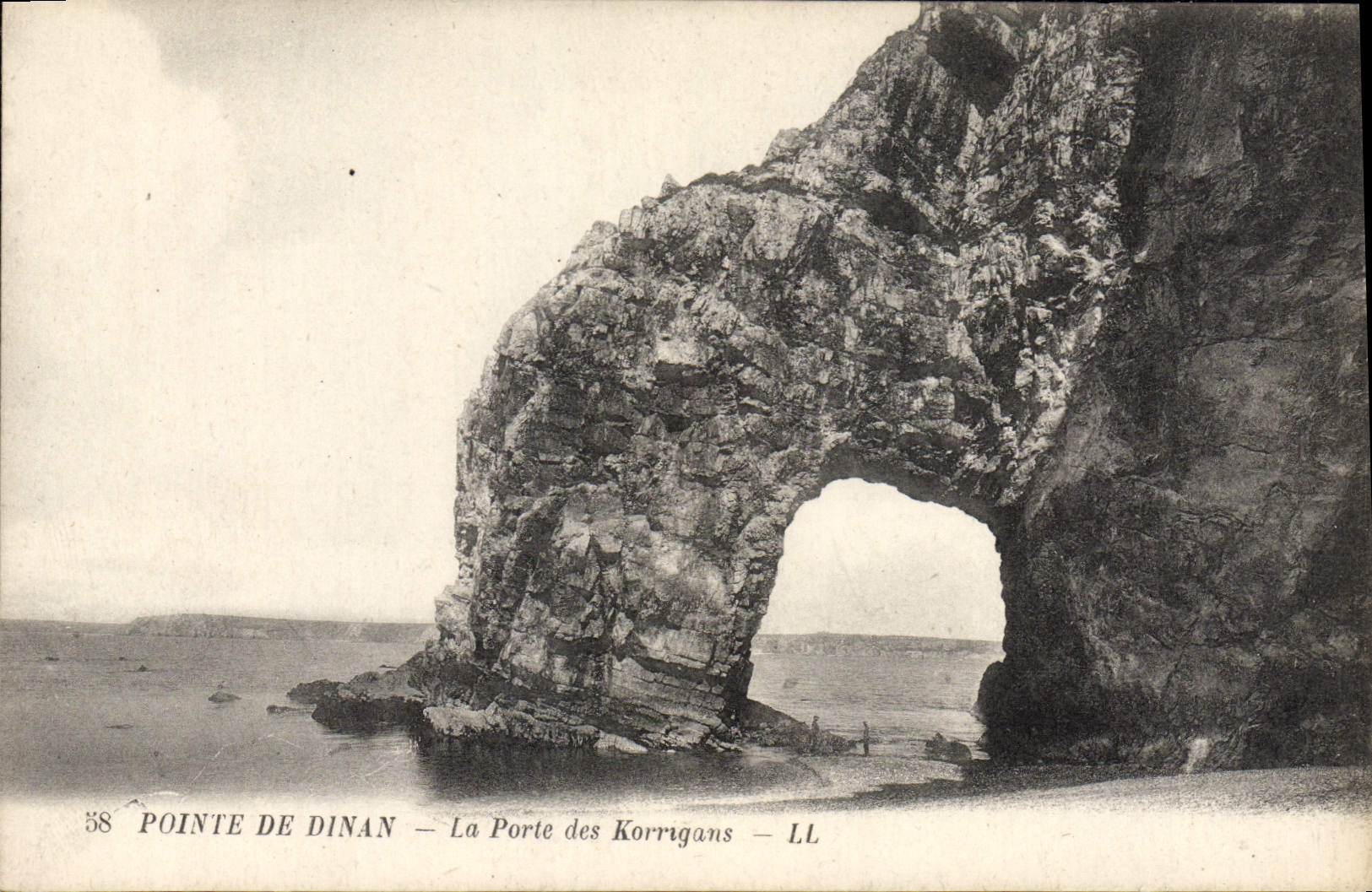 VINTAGE POSTCARD Top of Dinan the Gate Of the Goblins