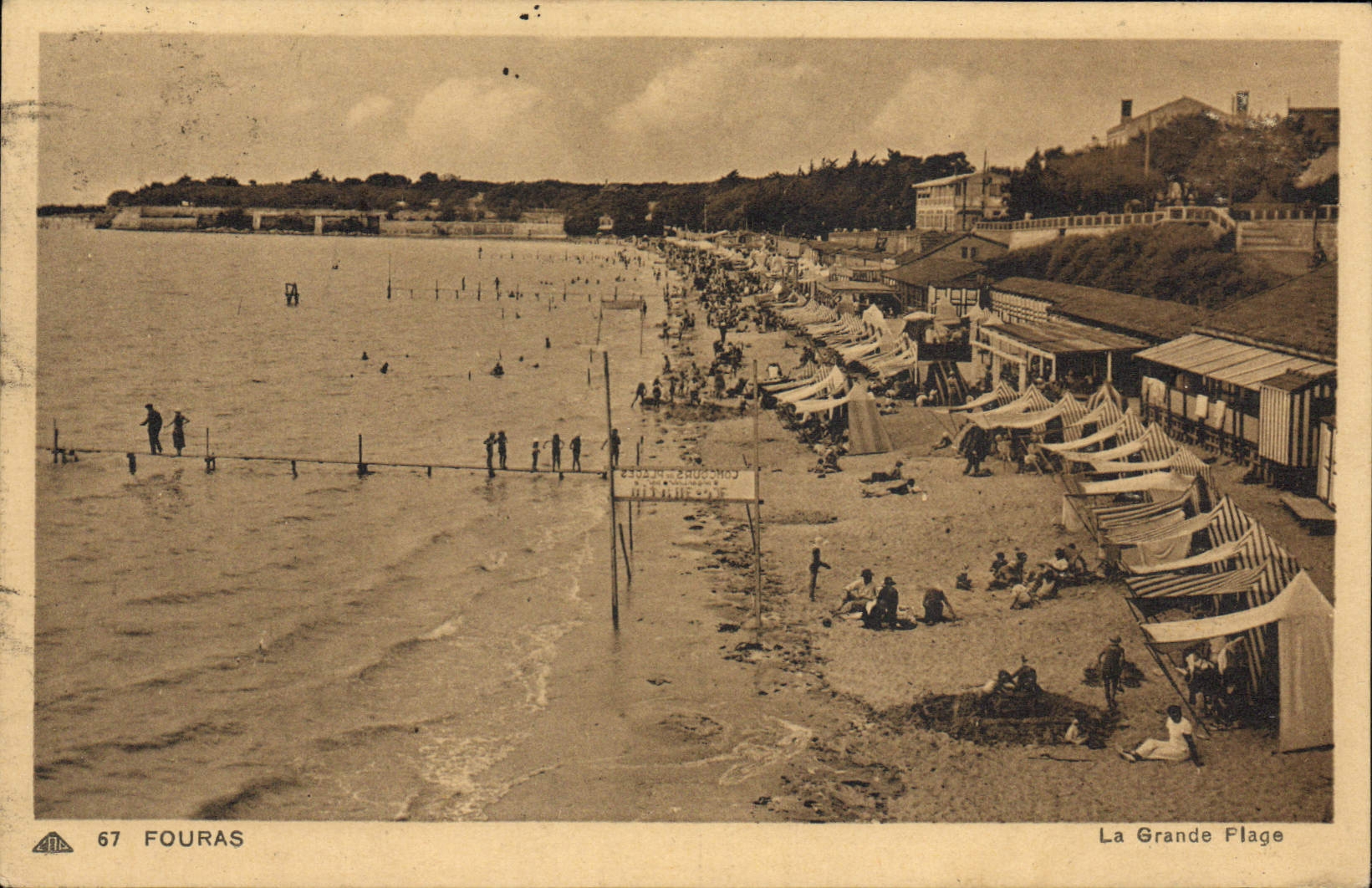 VINTAGE POSTCARD Fouras Main beach