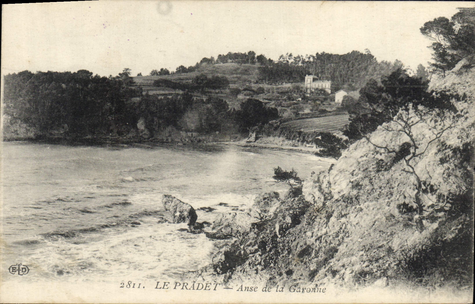 CPA Le Pradet Anse De La Garonne