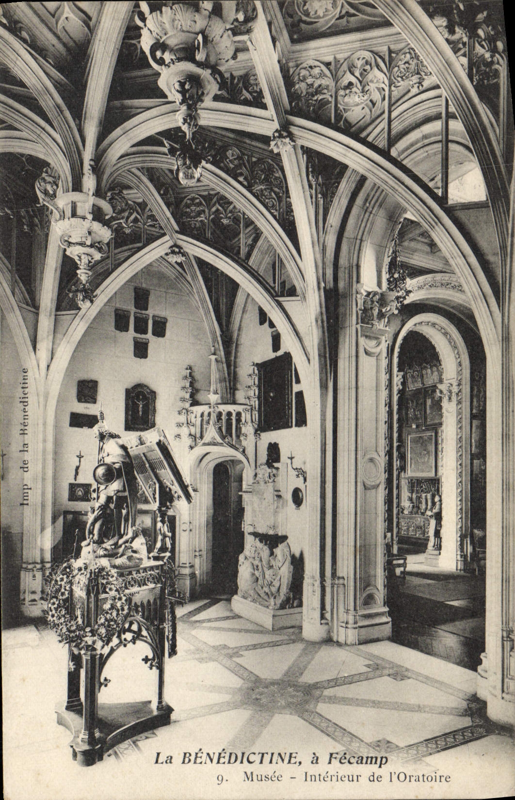 El benedictino de la POSTAL de la VENDIMIA tiene interior de Fecamp Musee del oratorio