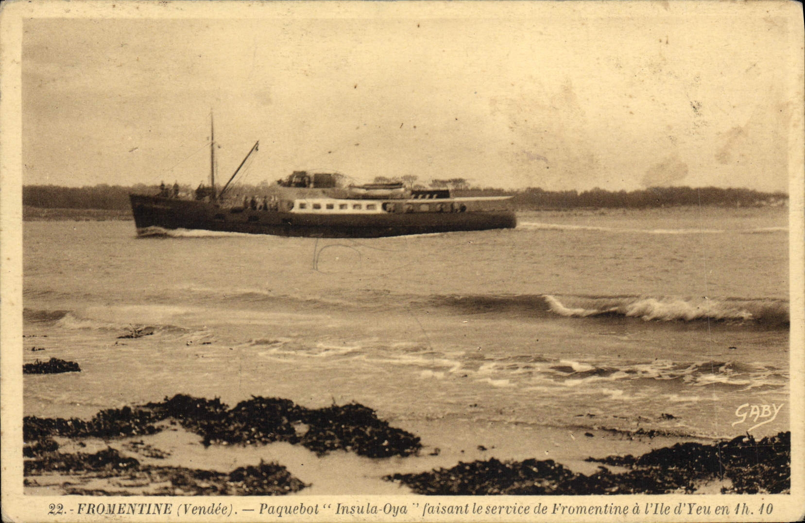VINTAGE POSTCARD Fromentine Steamer Insula Oya making the service of Fromentine in the Island of Yeu Boat