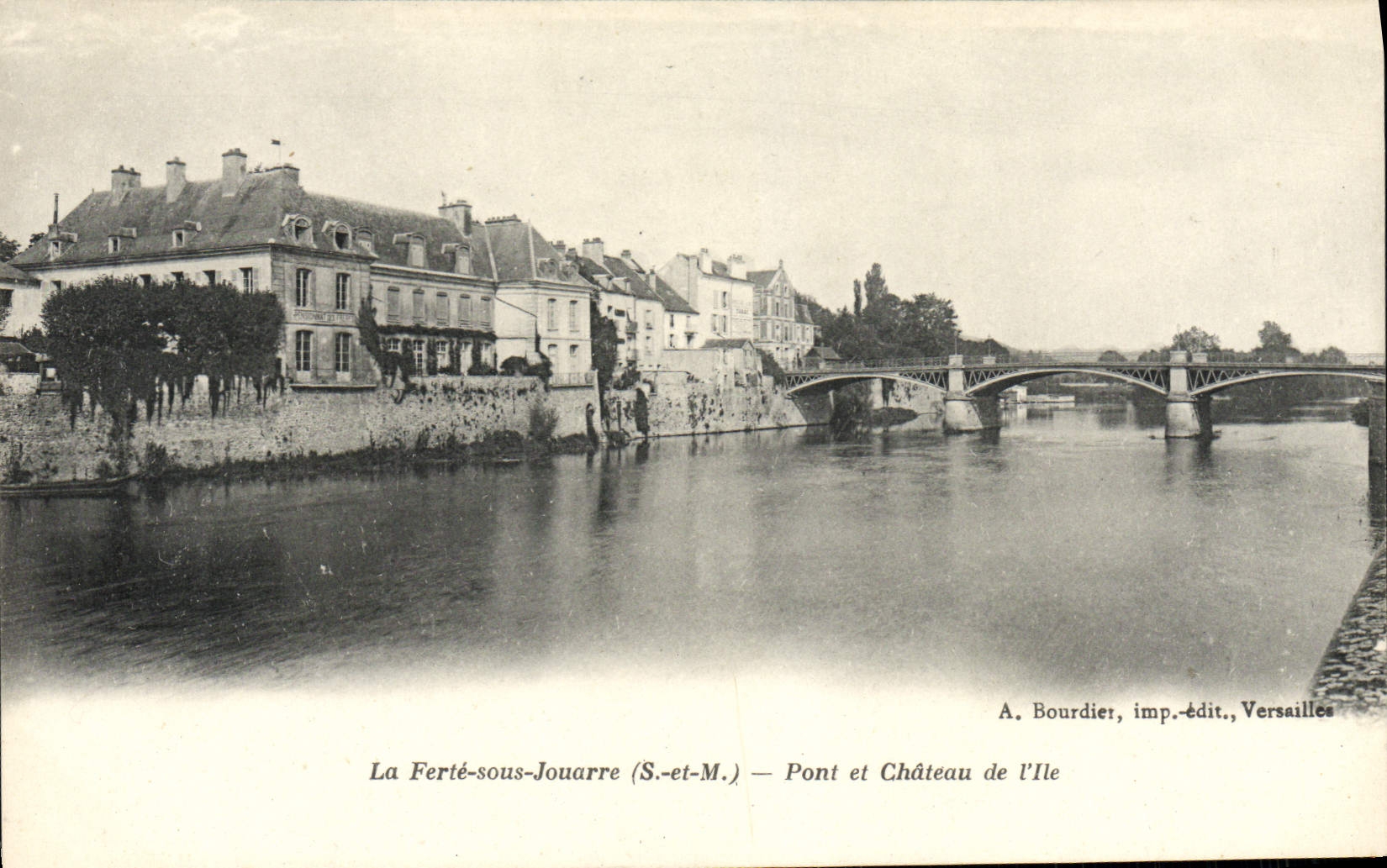 VINTAGE POSTCARD Ferte Under Jouarre Bridge And Castle De I' Ile