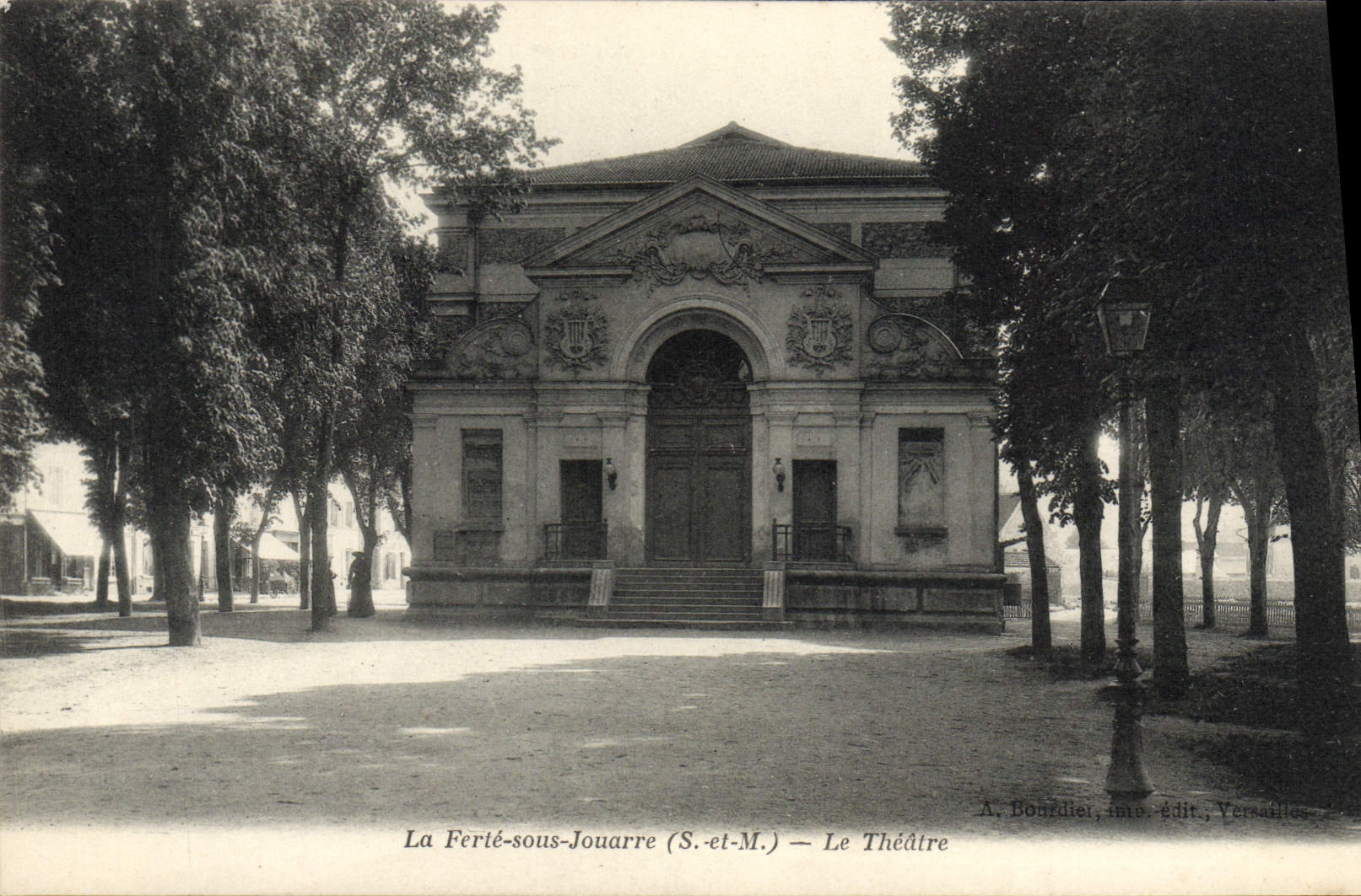 VINTAGE POSTCARD Ferte Under Jouarre the Theater