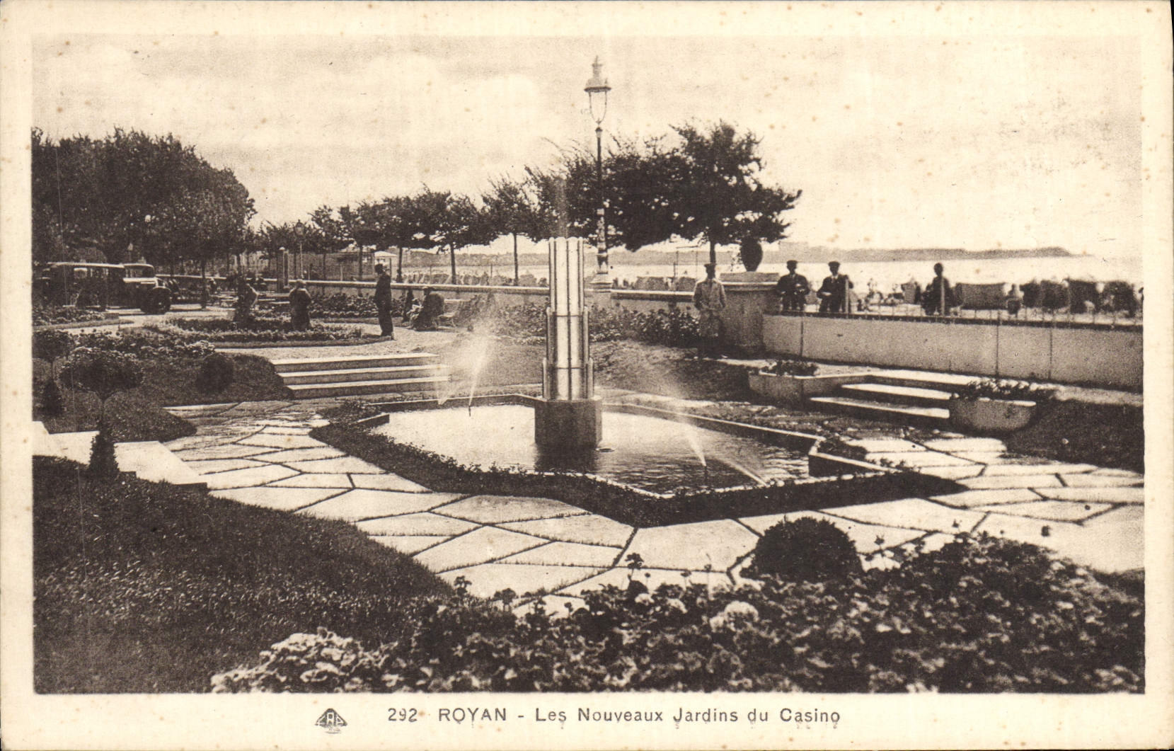 CPA Royan Les Nouveaux Jardins Du Casino