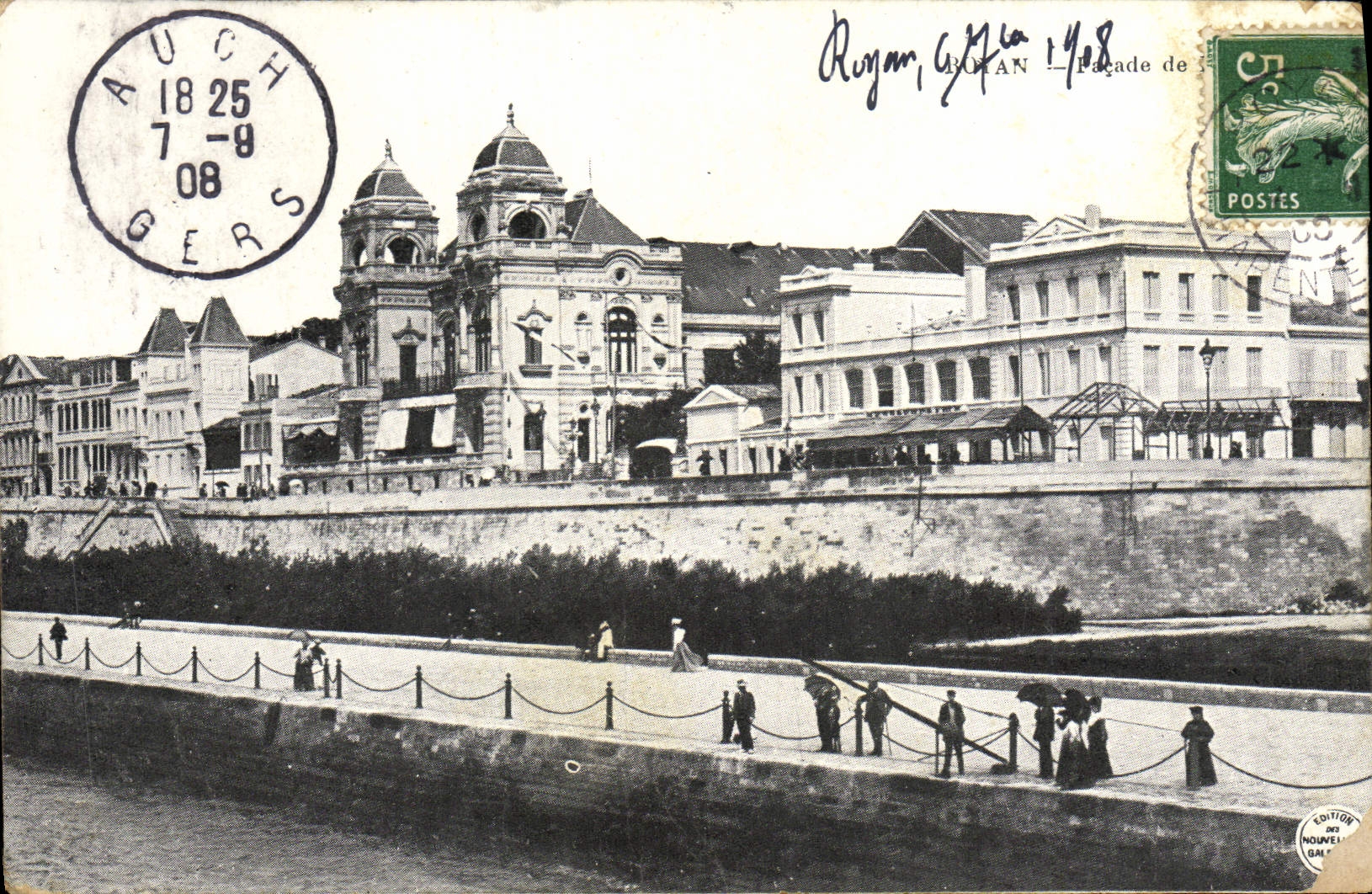 VINTAGE POSTCARD Royan Frontage Of the Casino