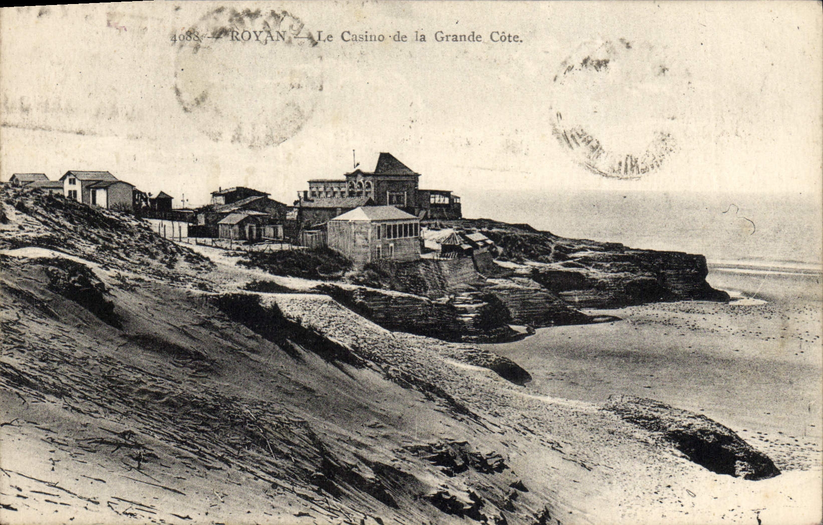 VINTAGE POSTCARD Royan the Casino Of the Great Dimension