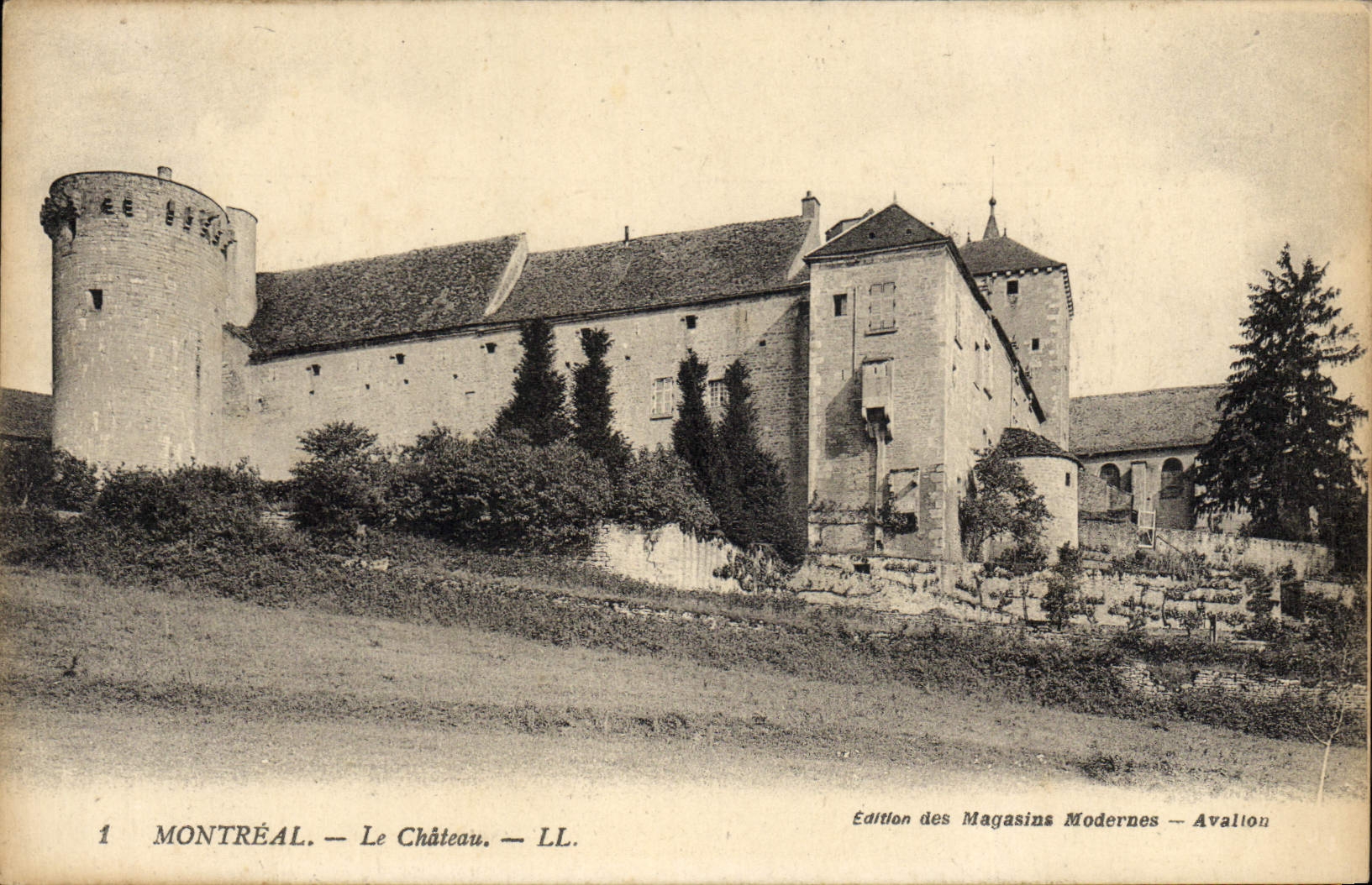VINTAGE POSTCARD Montreal the Castle