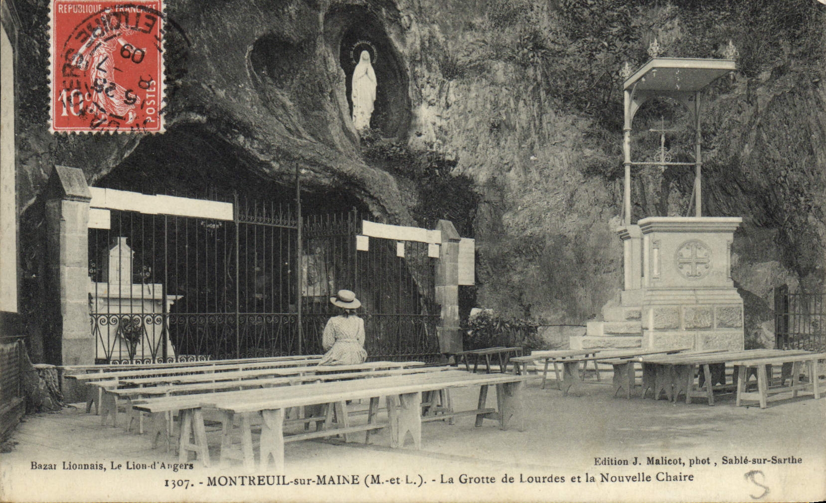 CPA Montreuil Sur Maine La Grotte De Lourdes et la nouvelle chaire