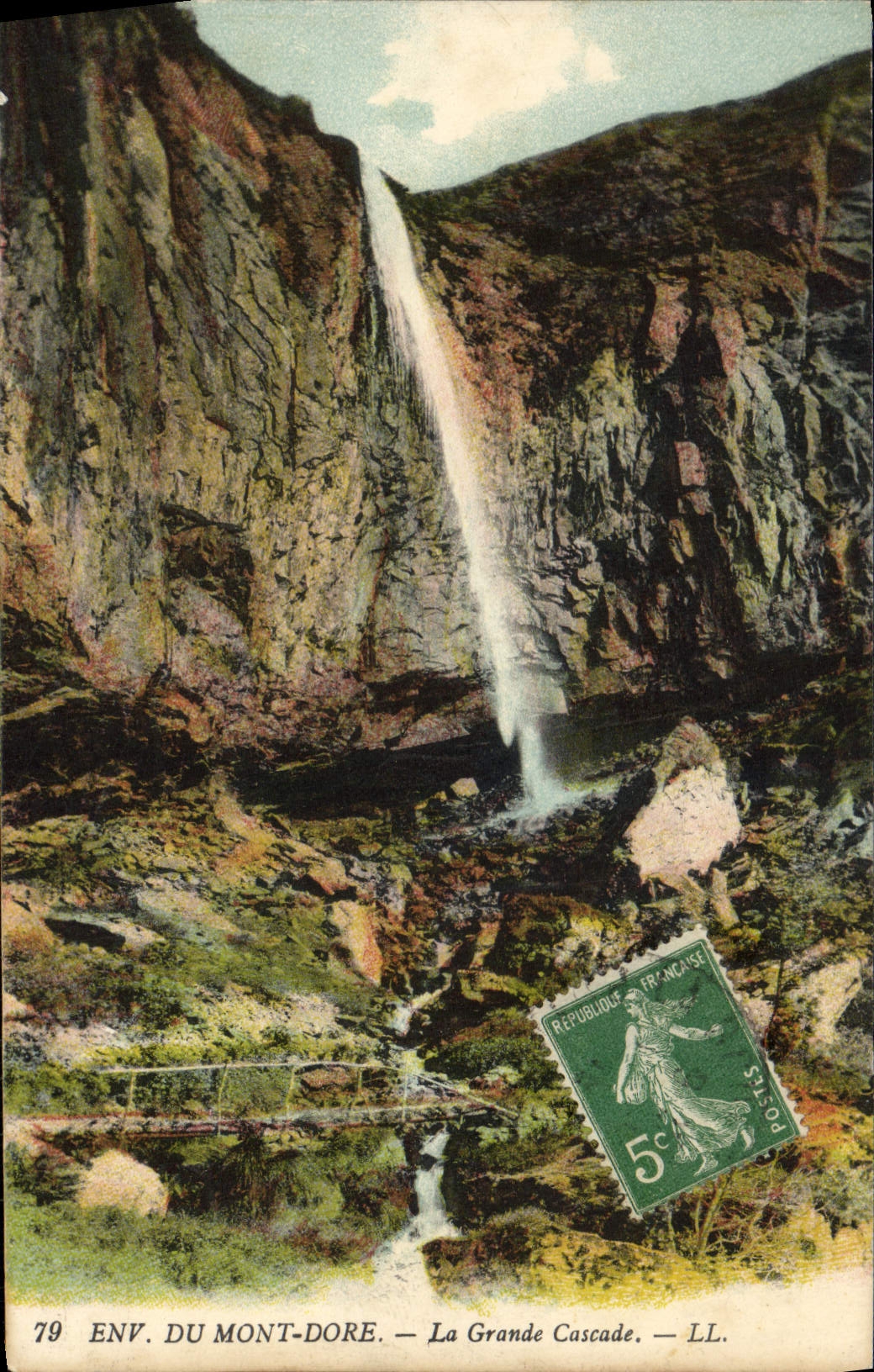 VINTAGE POSTCARD Environs Of the Mount Gilds the Large Cascade