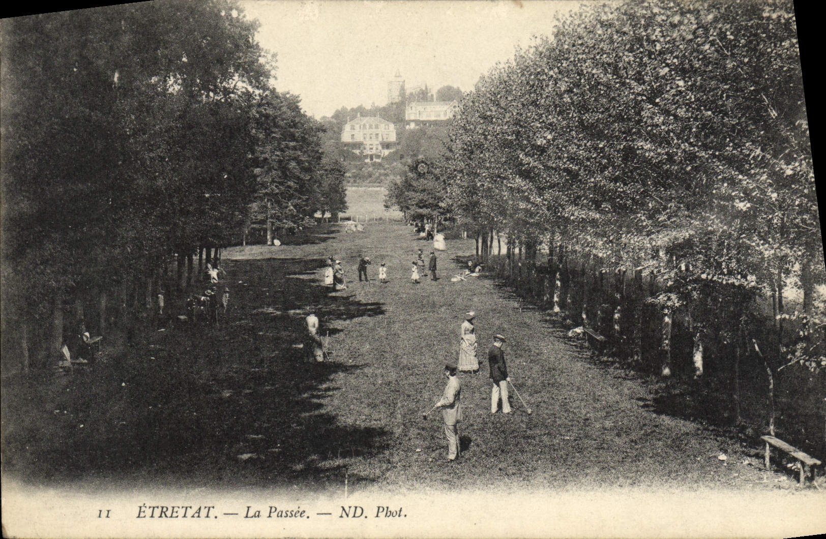 VINTAGE POSTCARD Etretat the Last one