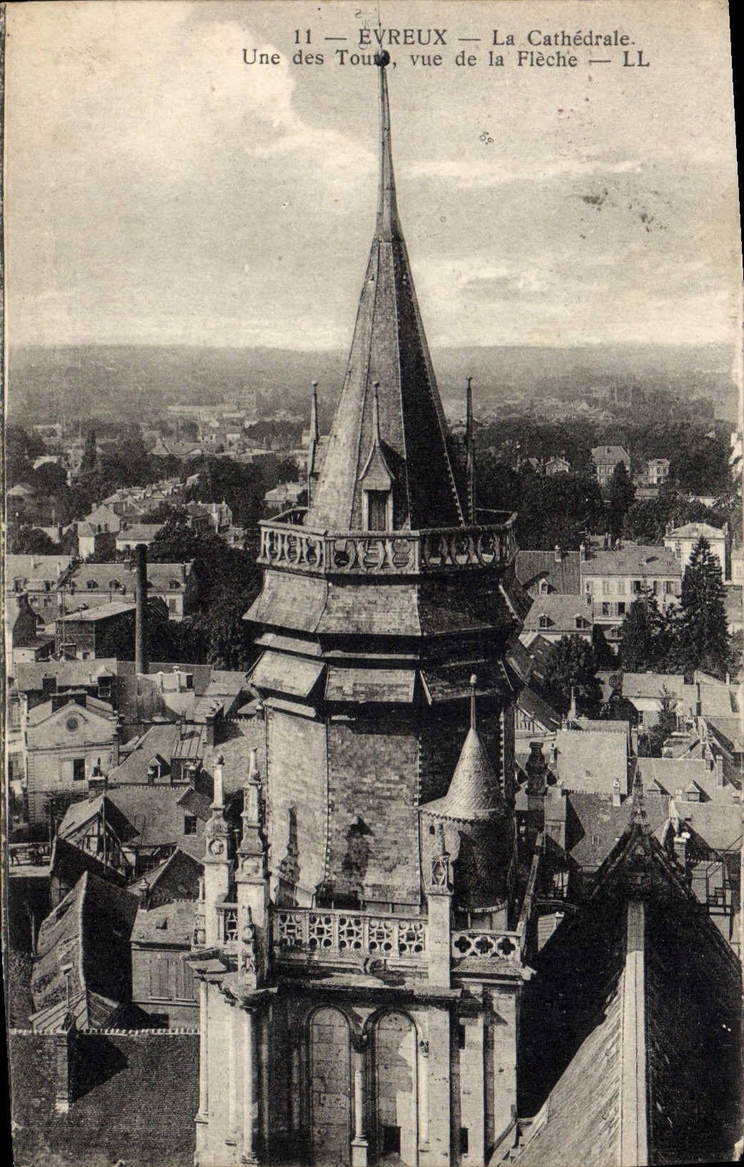 POSTAL Evreux de la VENDIMIA la catedral una de la torre vista de la flecha