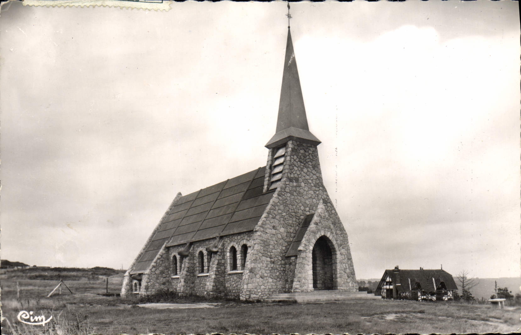 CPM Etretat Chapelle ND de Bonsecours 