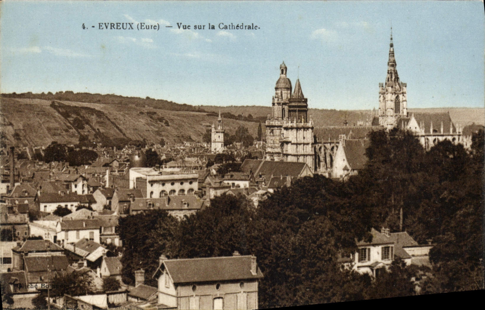 VINTAGE POSTCARD Evreux Seen On the Cathedral
