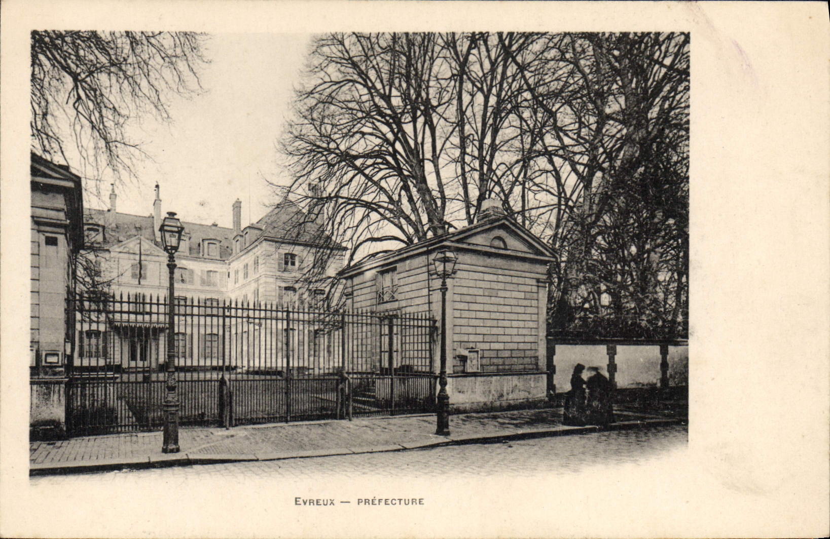 VINTAGE POSTCARD Evreux Prefecture