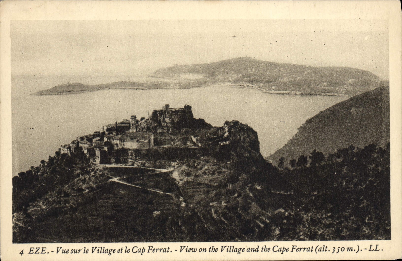 CPA Eze Vue Sur Le Village Et Le Cap Ferrat