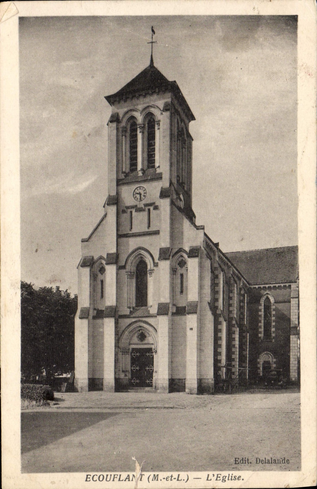 CPA Ecouflant L'Eglise Timbres taxe Mercure cachet Ecouflant