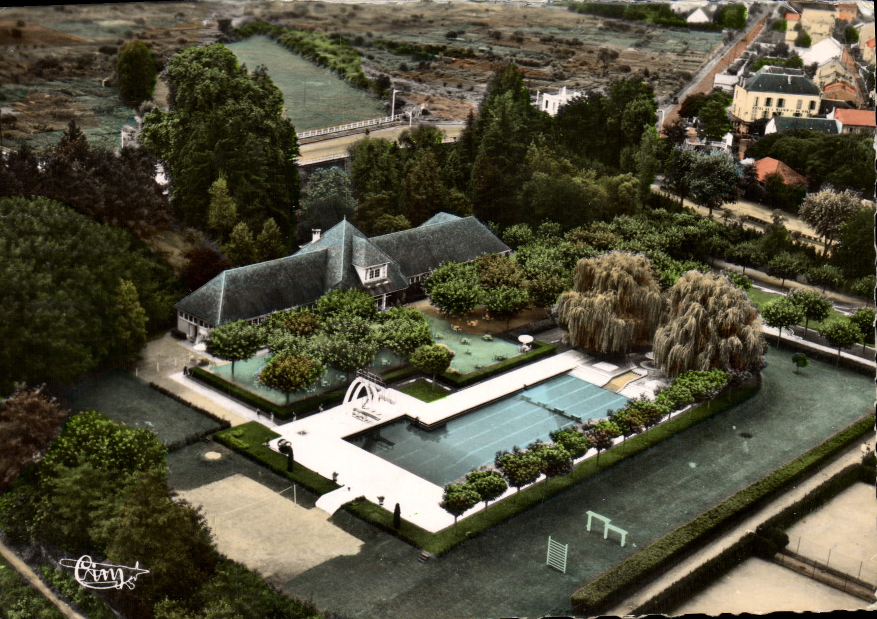 CPM Vichy Vue Aerienne Du Sporting Club