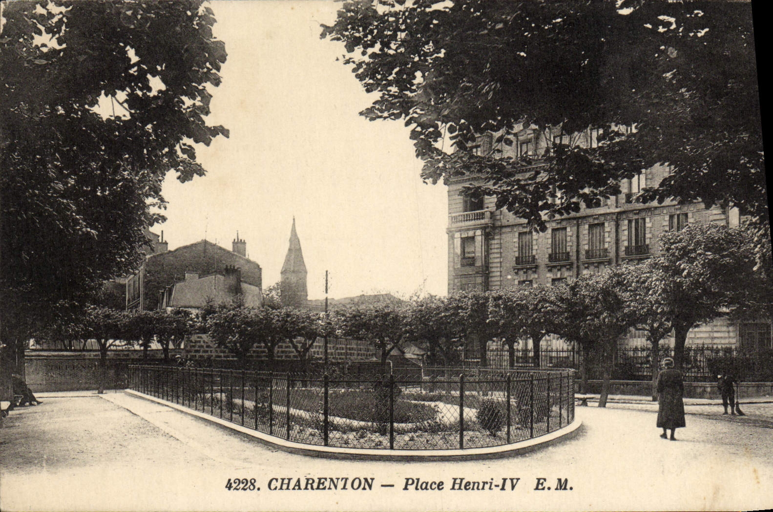 VINTAGE POSTCARD Charenton Places Henri IV