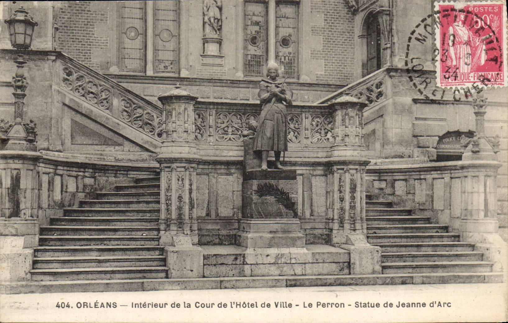 CPA Orleans Interieur De La Cour De I'Hotel De Ville Le Perron Statue de Jeanne d'Arc Cachet Montlivrault