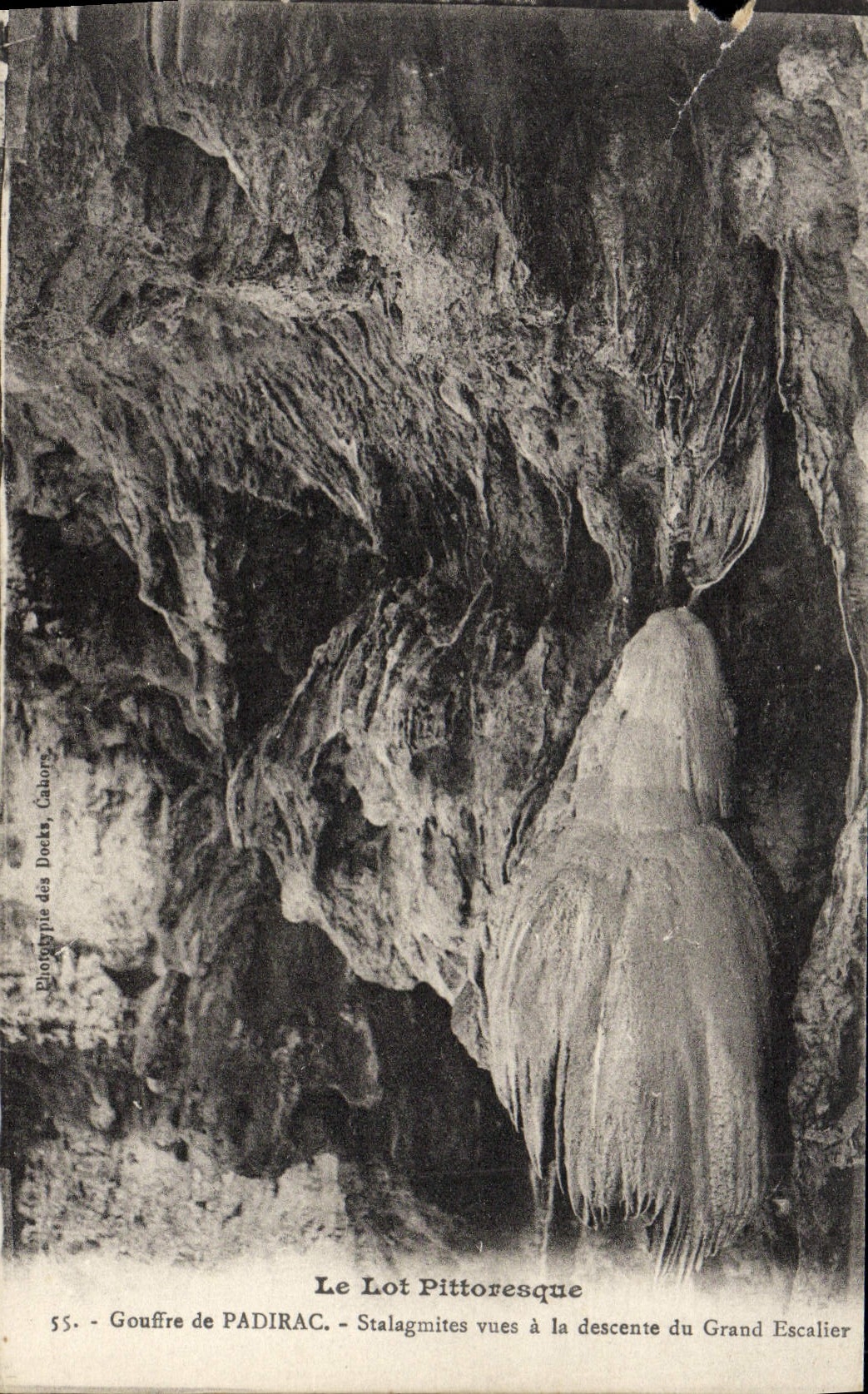 VINTAGE POSTCARD Pit De Padirac Stalagmites Seen With the Descent Of the Large Staircase