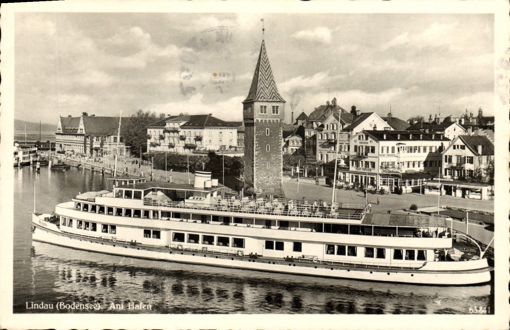 VINTAGE POSTCARD Lindau Am Hafen Boat