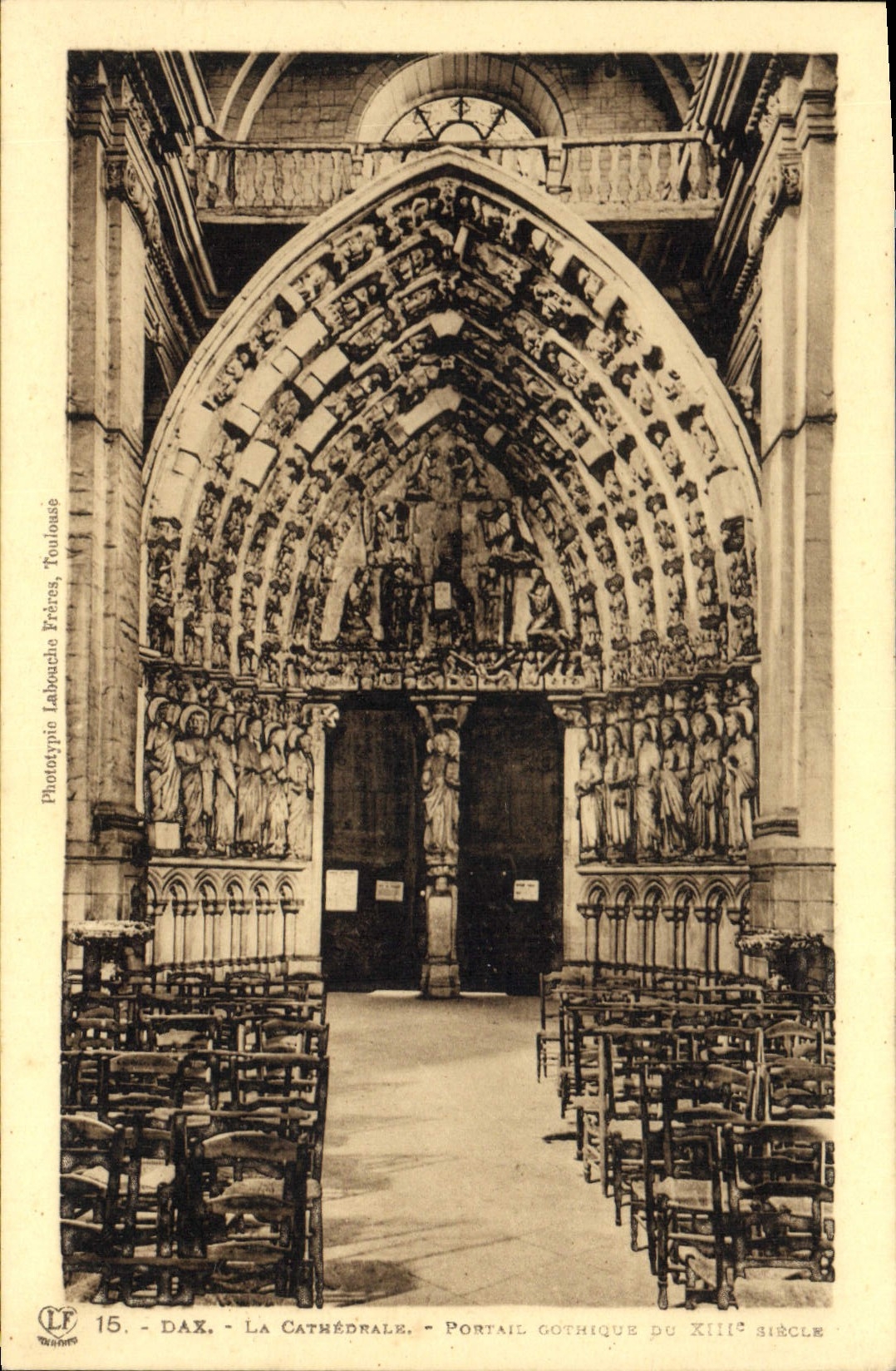 VINTAGE POSTCARD Dax the Gothic Cathedral Gate