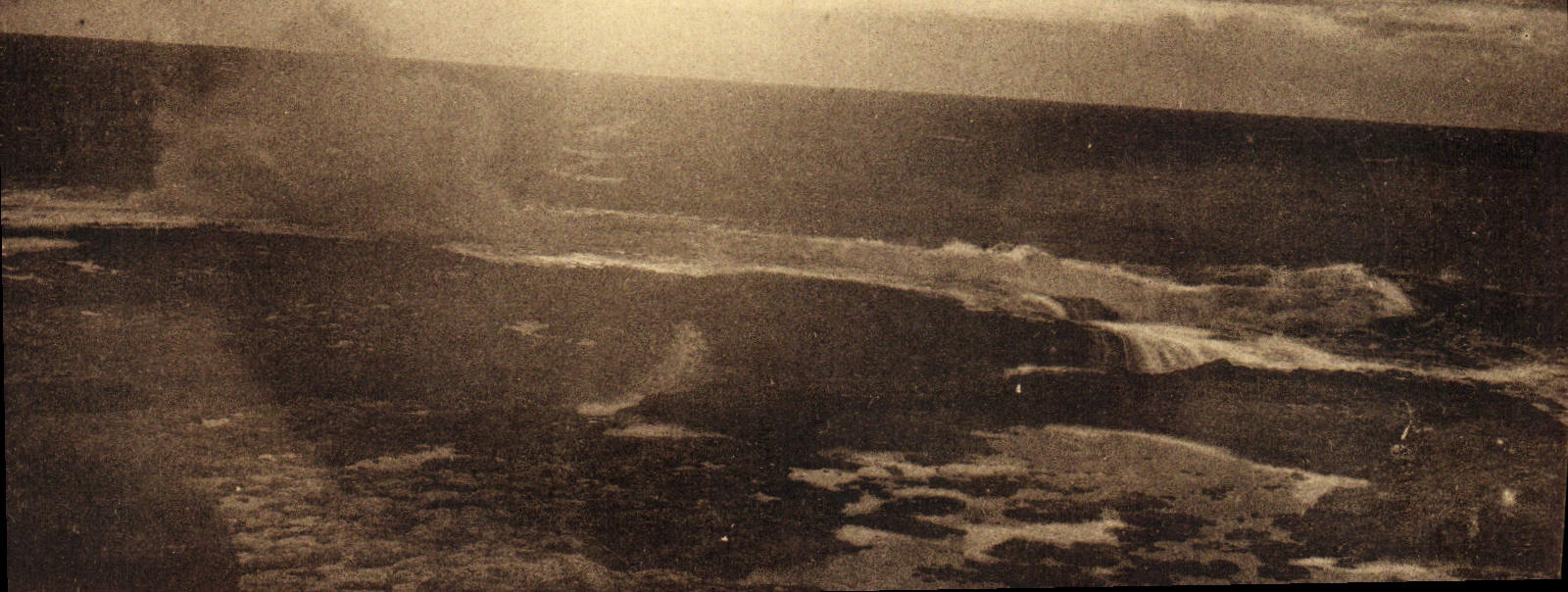 VINTAGE POSTCARD Dimension Setting Soteil Money