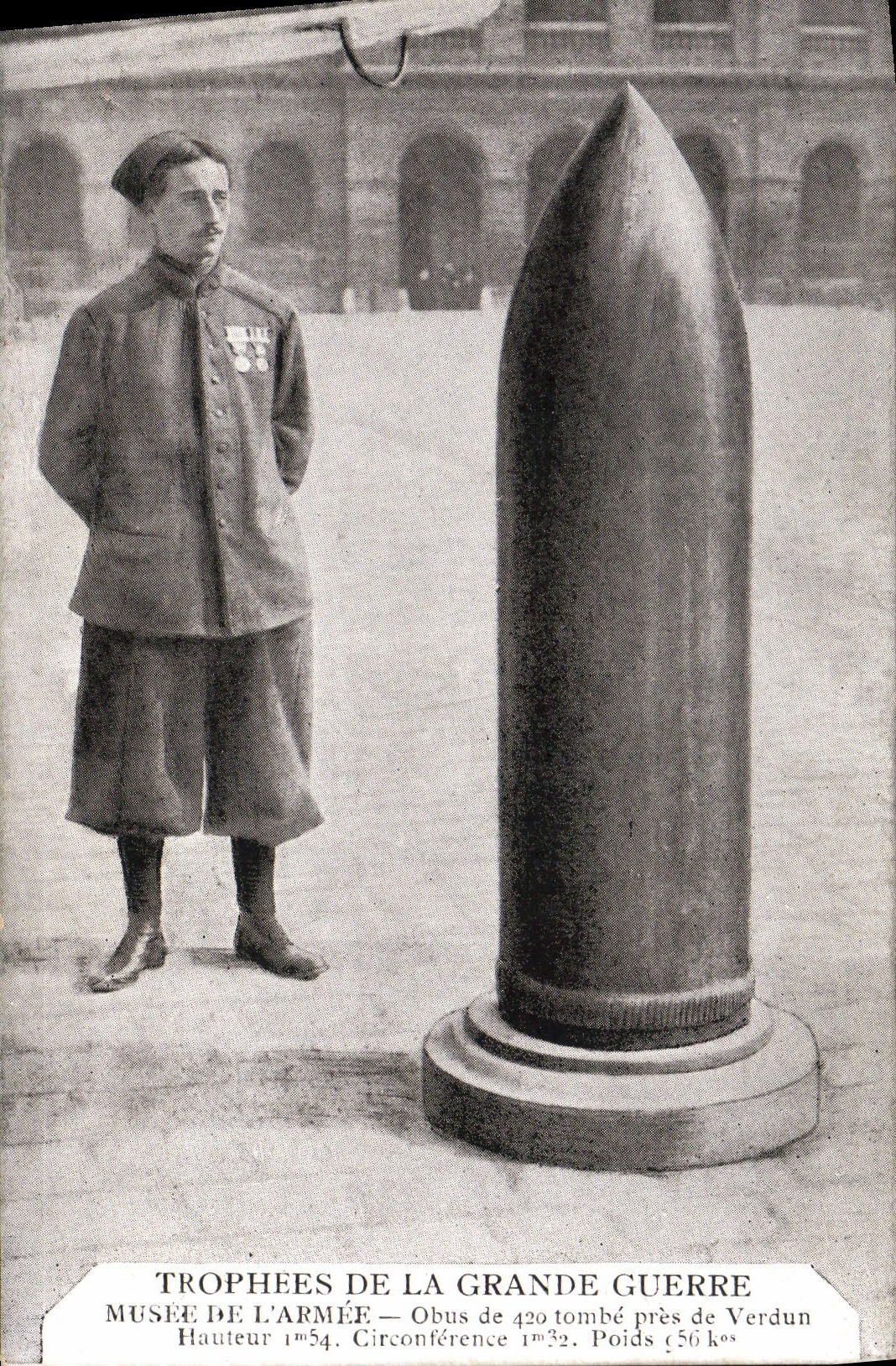VINTAGE POSTCARD Trophies Of the Great War Museum Of the army Shells of 420 tomb close to Verdun