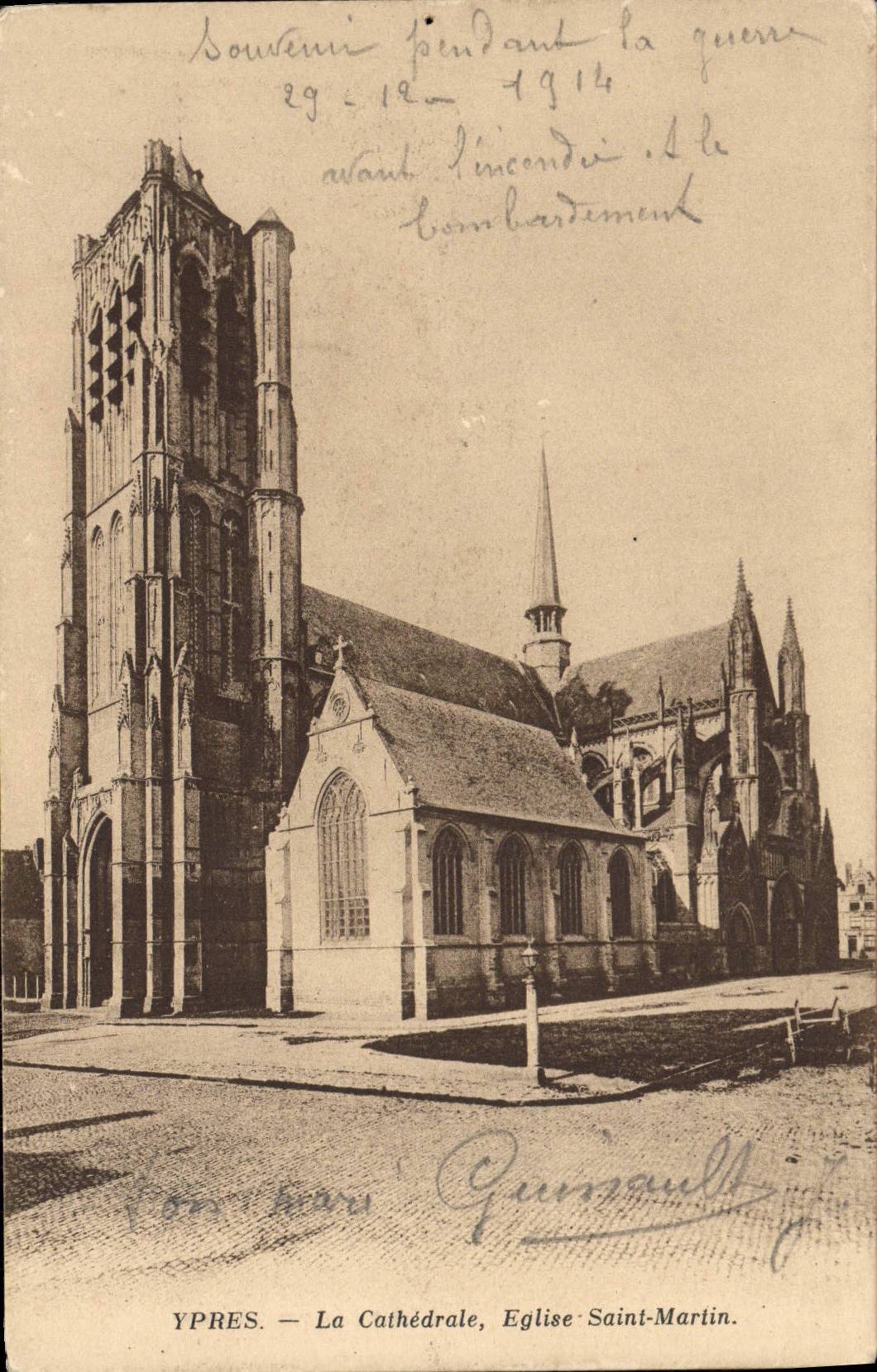 CPA Ypres La Cathedrale Eglise Saint Martin