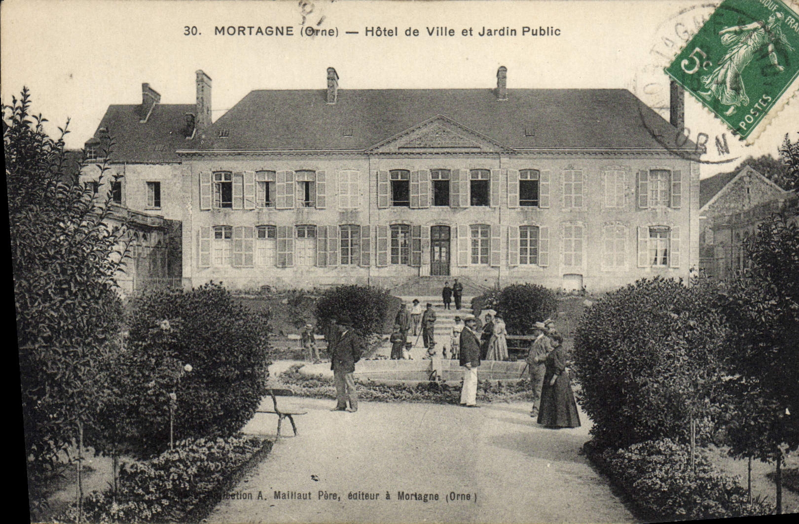CPA Mortagne Hotel De Ville Et Jardin Public